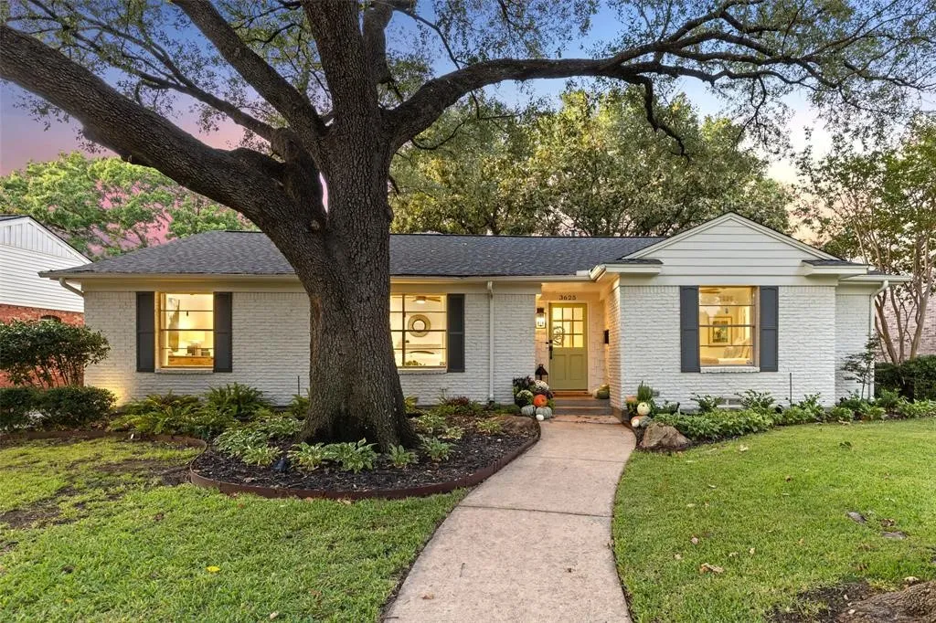 Single Family Residence For Sale in Dallas County , 3625 Ingleside Drive, Dallas, Texas 75229, 3 Bedroom, 2 Bathroom, 2 Garage spaces, 1,699 Sqft, built in 1958, mls#21305856, Real Estate Agent in Dallas, Homes For Sale in Dallas county, Homes For Sale in Dallas, Realtor in Dallas Texas, Real Estate Brokerage Independent Realty Texas, Luminita Cordes Realtor