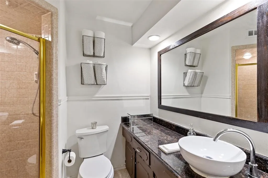 Single Family Residence For Sale in Dallas County , 3625 Ingleside Drive, Dallas, Texas 75229, 3 Bedroom, 2 Bathroom, 2 Garage spaces, 1,699 Sqft, built in 1958, mls#21305856, Real Estate Agent in Dallas, Homes For Sale in Dallas county, Homes For Sale in Dallas, Realtor in Dallas Texas, Real Estate Brokerage Independent Realty Texas, Luminita Cordes Realtor