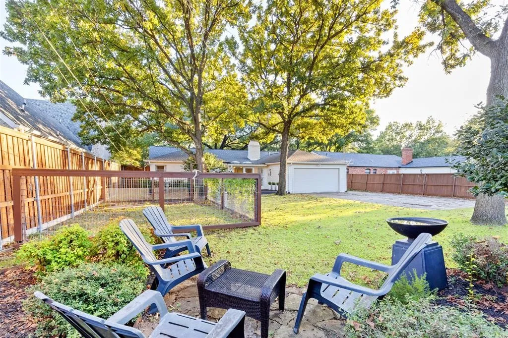 Single Family Residence For Sale in Dallas County , 3625 Ingleside Drive, Dallas, Texas 75229, 3 Bedroom, 2 Bathroom, 2 Garage spaces, 1,699 Sqft, built in 1958, mls#21305856, Real Estate Agent in Dallas, Homes For Sale in Dallas county, Homes For Sale in Dallas, Realtor in Dallas Texas, Real Estate Brokerage Independent Realty Texas, Luminita Cordes Realtor