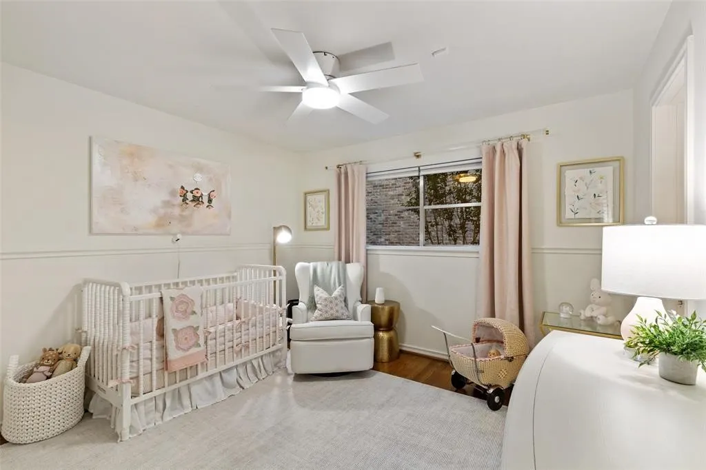 Single Family Residence For Sale in Dallas County , 3625 Ingleside Drive, Dallas, Texas 75229, 3 Bedroom, 2 Bathroom, 2 Garage spaces, 1,699 Sqft, built in 1958, mls#21305856, Real Estate Agent in Dallas, Homes For Sale in Dallas county, Homes For Sale in Dallas, Realtor in Dallas Texas, Real Estate Brokerage Independent Realty Texas, Luminita Cordes Realtor