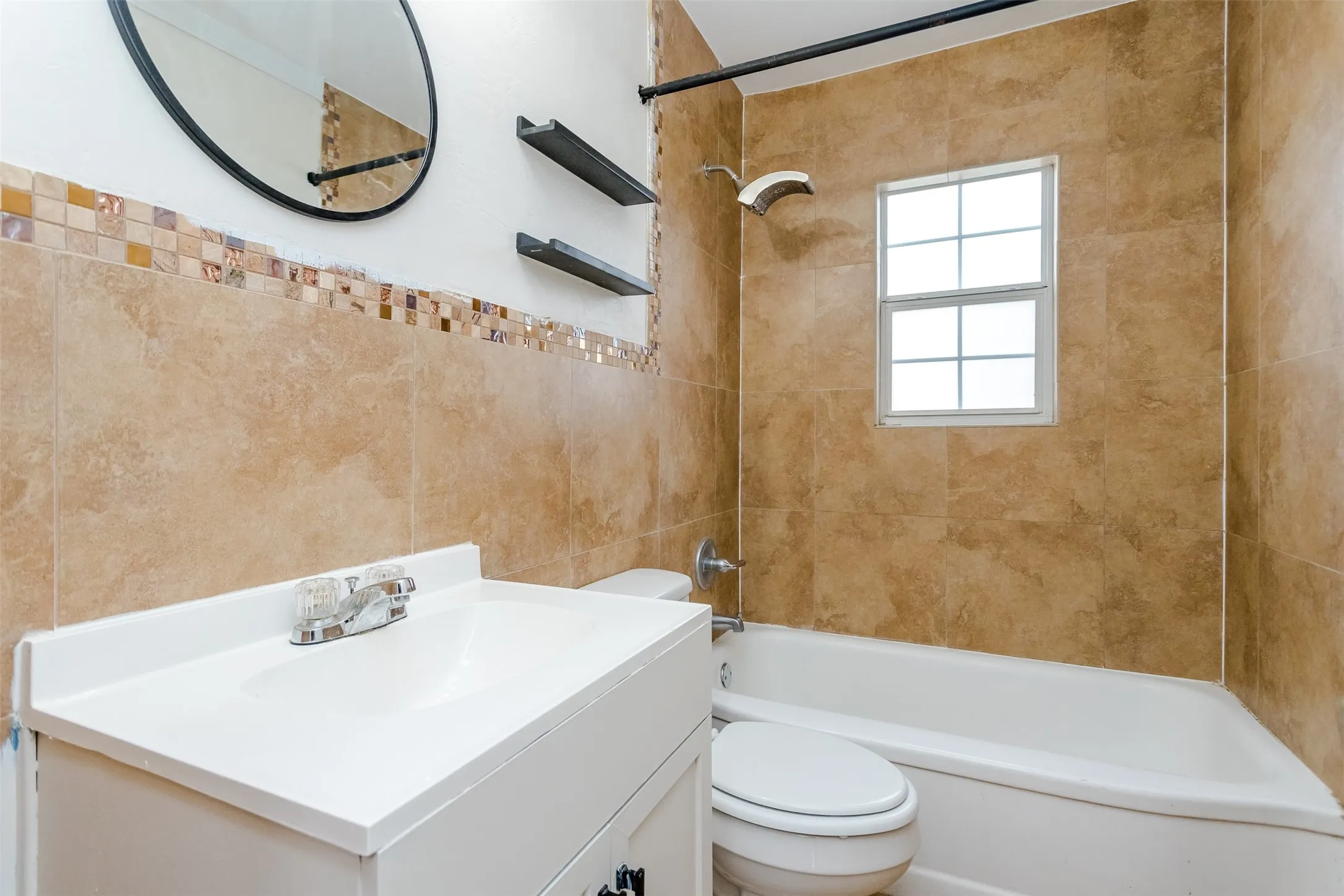 Single Family Residence For Rent in Dallas County , 3212 S Llewellyn Avenue, Dallas, Texas 75224, 2 Bedrooms, 2 Bathrooms, Garage spaces, 1,040 Sqft, built in 1950, Price $1,800, mls#21309668, Real Estate Agent in Dallas, Homes For Rent in Dallas county, Homes For Rent in Dallas, Realtor in Dallas Texas, Real Estate Brokerage Independent Realty Texas, Luminita Cordes Realtor
