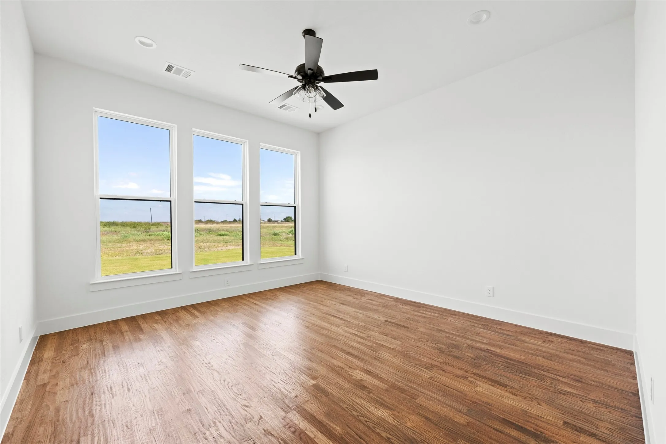 Single Family Residence For Sale in Ellis County , 130 Adilynn Trail, Maypearl, Texas 76084, 4 Bedroom, 3 Bathroom, 3 Garage spaces, 3,089 Sqft, built in 2026, mls#21309248, Real Estate Agent in Maypearl, Homes For Sale in Ellis county, Homes For Sale in Maypearl, Realtor in Maypearl Texas, Real Estate Brokerage Independent Realty Texas, Luminita Cordes Realtor