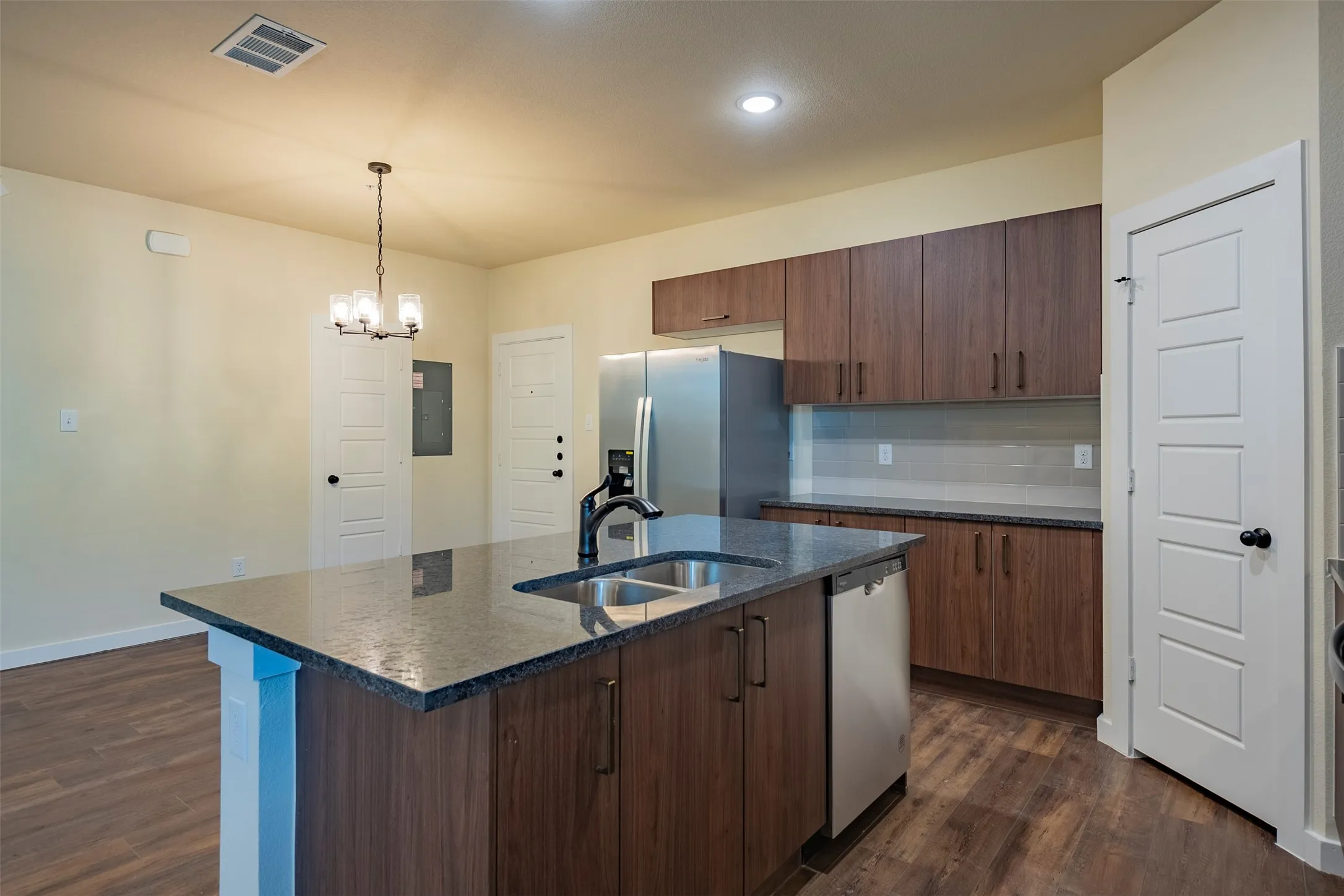 Apartment For Rent in Ellis County , 645 Wheatfield Drive, Venus, Texas 76084, 2 Bedroom, 2 Bathroom, 1 Garage spaces, 1,134 Sqft, built in 2024, mls#21309678, Real Estate Agent in Venus, Homes For Rent in Ellis county, Homes For Rent in Venus, Realtor in Venus Texas, Real Estate Brokerage Independent Realty Texas, Luminita Cordes Realtor