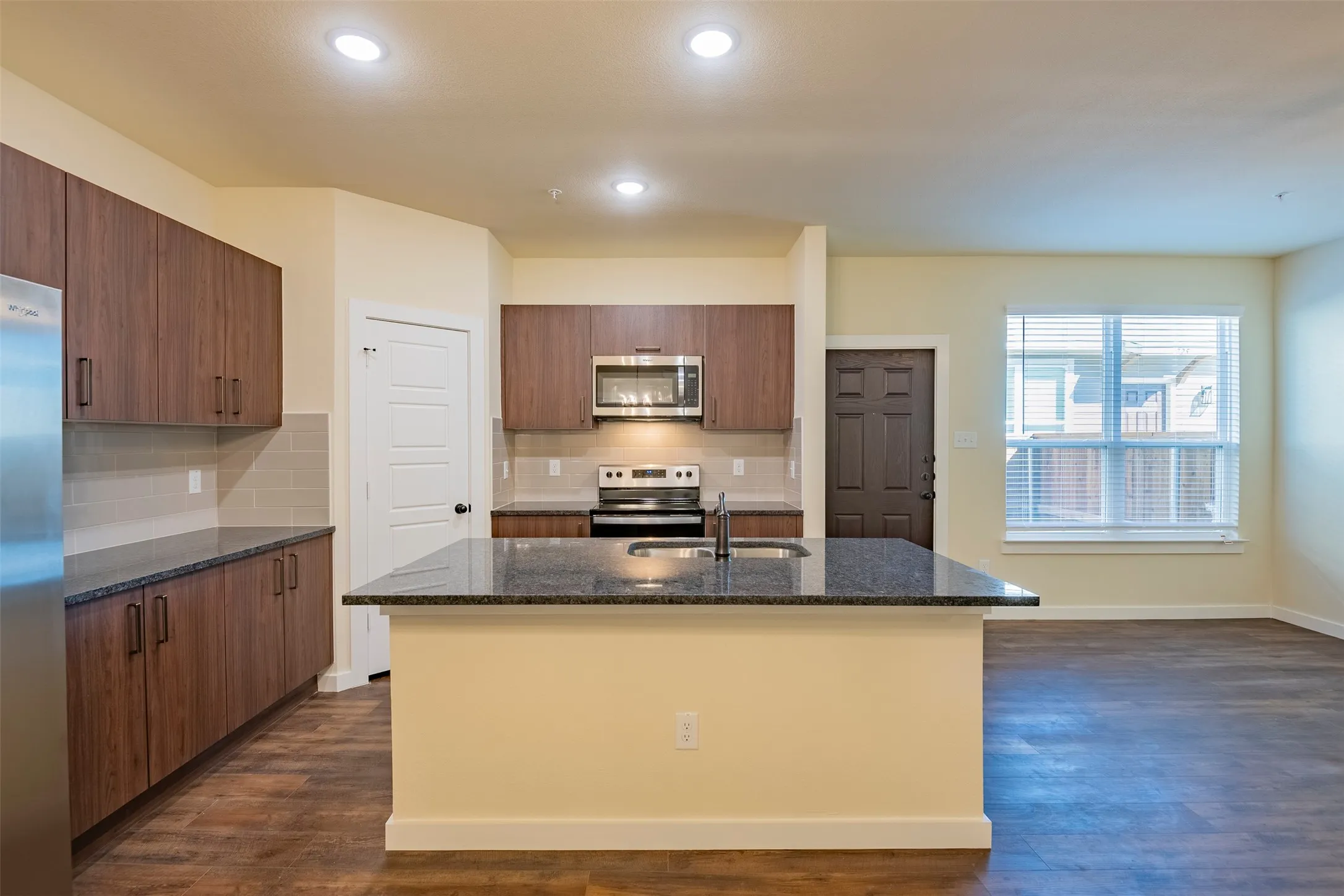 Apartment For Rent in Ellis County , 645 Wheatfield Drive, Venus, Texas 76084, 2 Bedroom, 2 Bathroom, 1 Garage spaces, 1,134 Sqft, built in 2024, mls#21309678, Real Estate Agent in Venus, Homes For Rent in Ellis county, Homes For Rent in Venus, Realtor in Venus Texas, Real Estate Brokerage Independent Realty Texas, Luminita Cordes Realtor