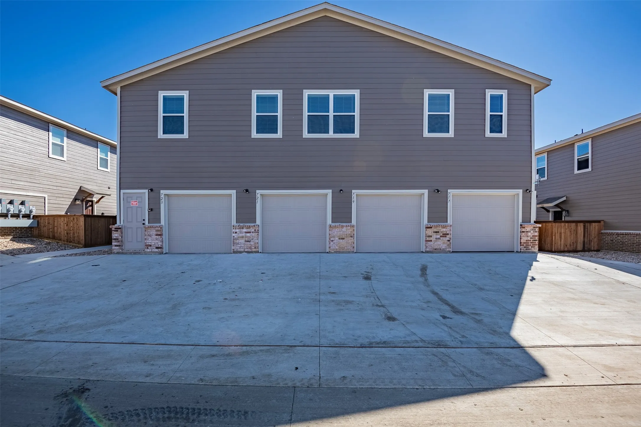 Apartment For Rent in Ellis County , 645 Wheatfield Drive, Venus, Texas 76084, 2 Bedroom, 2 Bathroom, 1 Garage spaces, 1,134 Sqft, built in 2024, mls#21309678, Real Estate Agent in Venus, Homes For Rent in Ellis county, Homes For Rent in Venus, Realtor in Venus Texas, Real Estate Brokerage Independent Realty Texas, Luminita Cordes Realtor