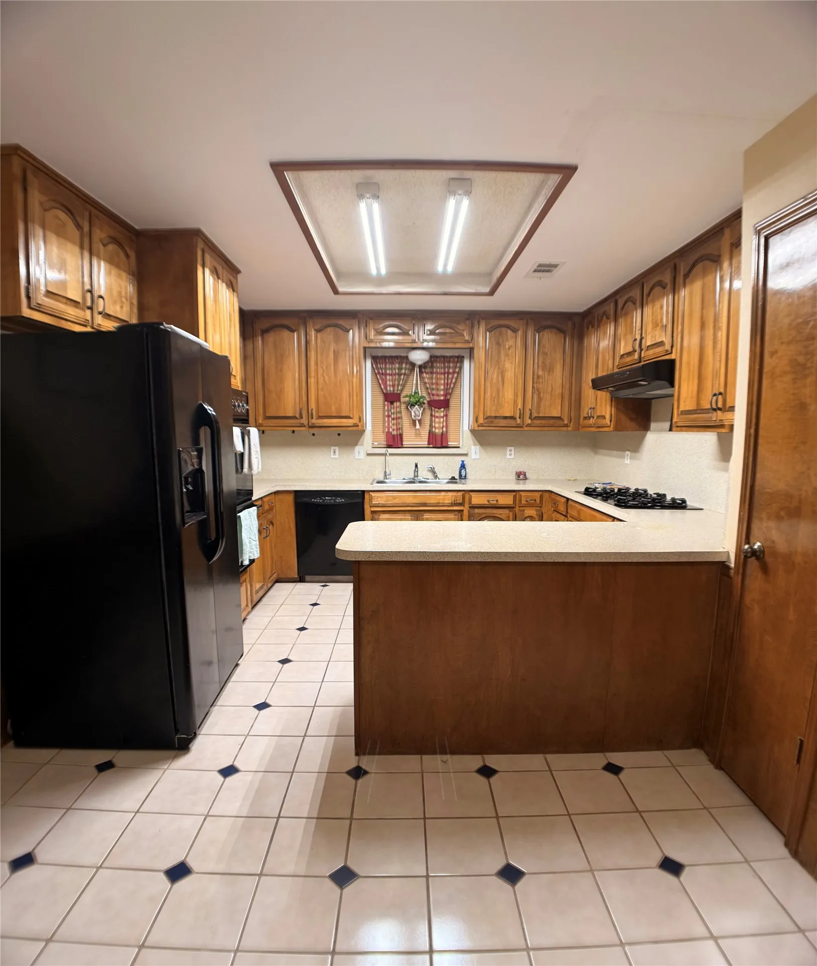 Single Family Residence For Sale in Dallas County , 2806 Harpers Ferry Lane, Garland, Texas 75043, 3 Bedroom, 3 Bathroom, 2 Garage spaces, 2,433 Sqft, built in 1981, mls#21309566, Real Estate Agent in Garland, Homes For Sale in Dallas county, Homes For Sale in Garland, Realtor in Garland Texas, Real Estate Brokerage Independent Realty Texas, Luminita Cordes Realtor