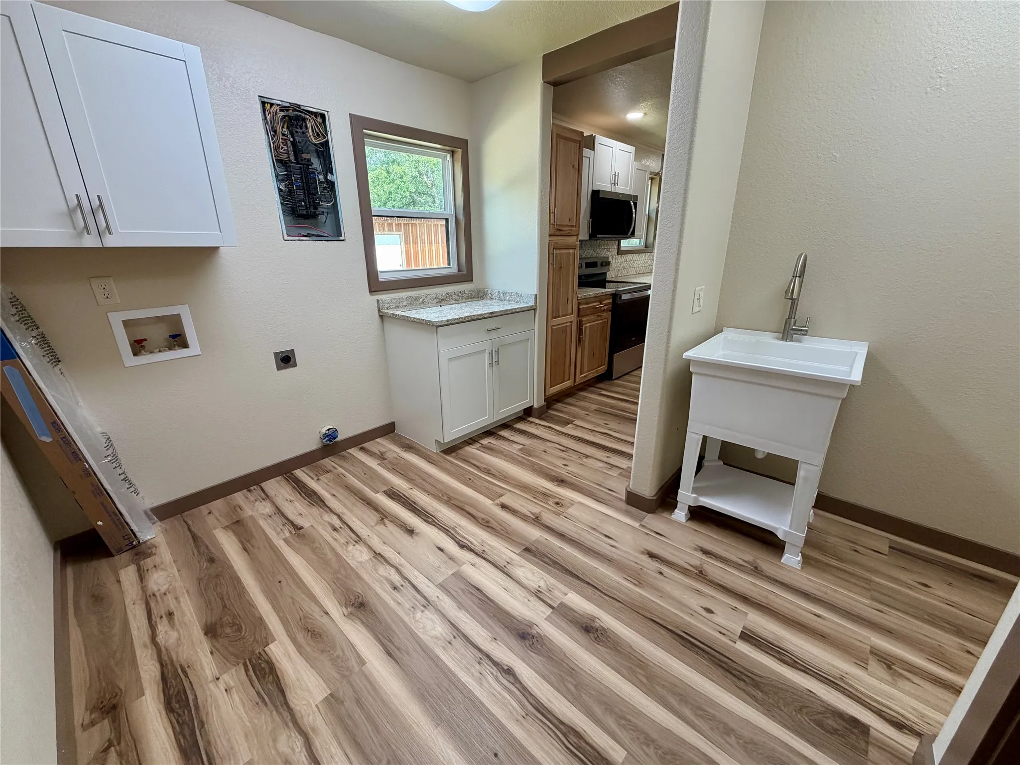 Single Family Residence For Sale in Eastland County , 1810 Highway 570, Eastland, Texas 76448, 3 Bedroom, 3 Bathroom, 1 Garage spaces, 3,230 Sqft, built in 1945, Price $510,000, mls#21309390, Real Estate Agent in Eastland, Homes For Sale in Eastland county, Homes For Sale in Eastland, Realtor in Eastland Texas, Real Estate Brokerage Independent Realty Texas, Luminita Cordes Realtor