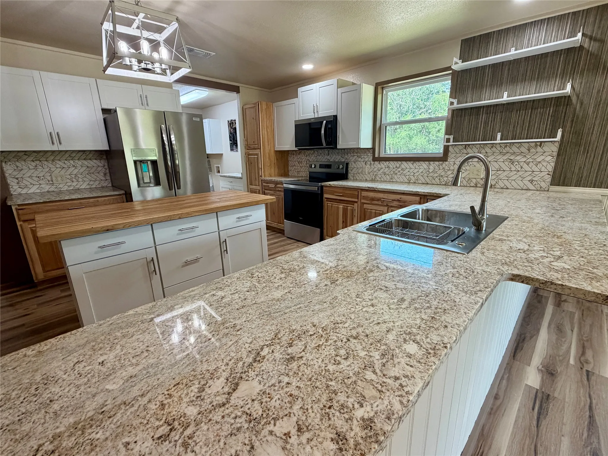 Single Family Residence For Sale in Eastland County , 1810 Highway 570, Eastland, Texas 76448, 3 Bedroom, 3 Bathroom, 1 Garage spaces, 3,230 Sqft, built in 1945, Price $510,000, mls#21309390, Real Estate Agent in Eastland, Homes For Sale in Eastland county, Homes For Sale in Eastland, Realtor in Eastland Texas, Real Estate Brokerage Independent Realty Texas, Luminita Cordes Realtor