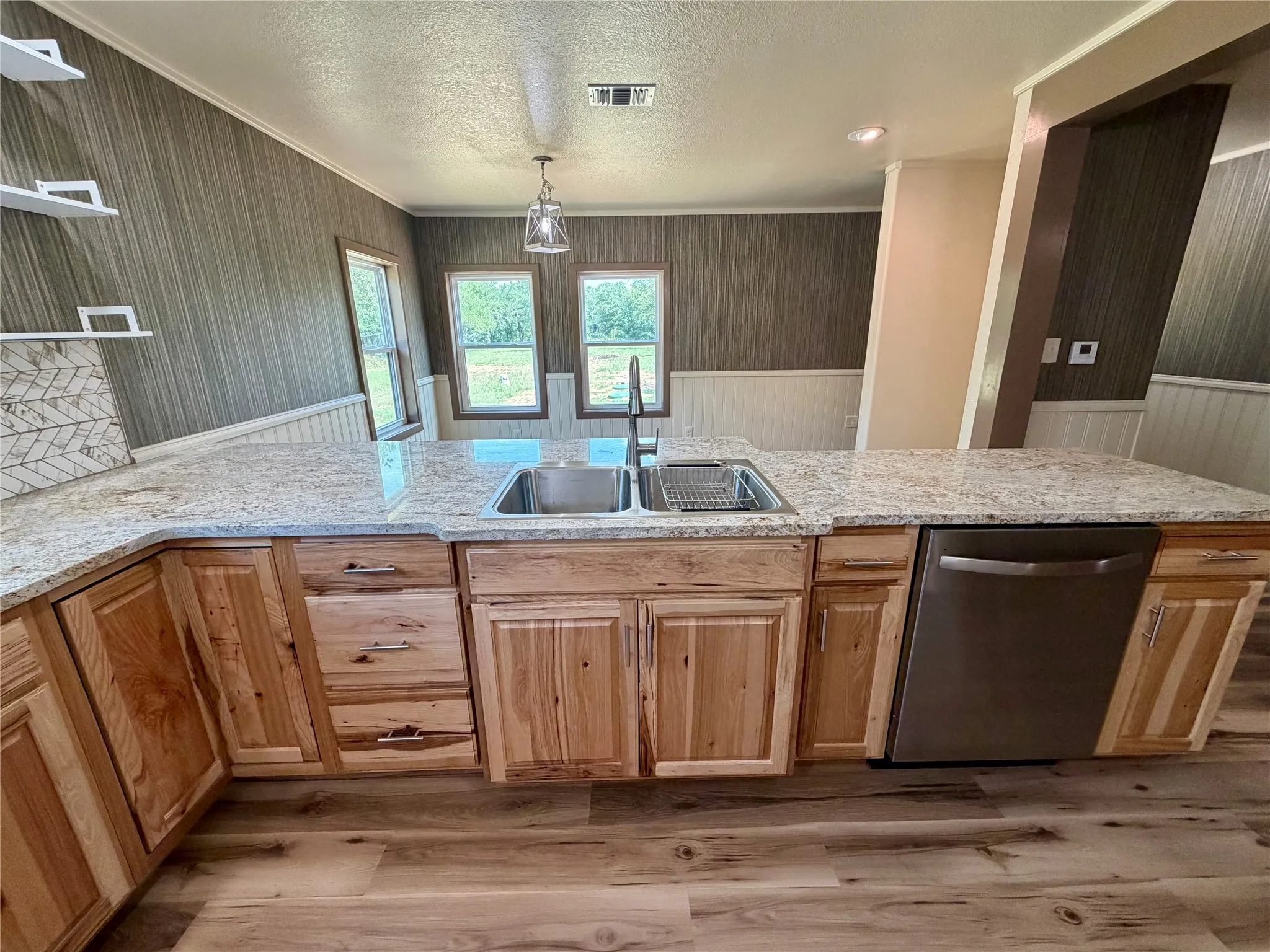 Single Family Residence For Sale in Eastland County , 1810 Highway 570, Eastland, Texas 76448, 3 Bedroom, 3 Bathroom, 1 Garage spaces, 3,230 Sqft, built in 1945, Price $510,000, mls#21309390, Real Estate Agent in Eastland, Homes For Sale in Eastland county, Homes For Sale in Eastland, Realtor in Eastland Texas, Real Estate Brokerage Independent Realty Texas, Luminita Cordes Realtor