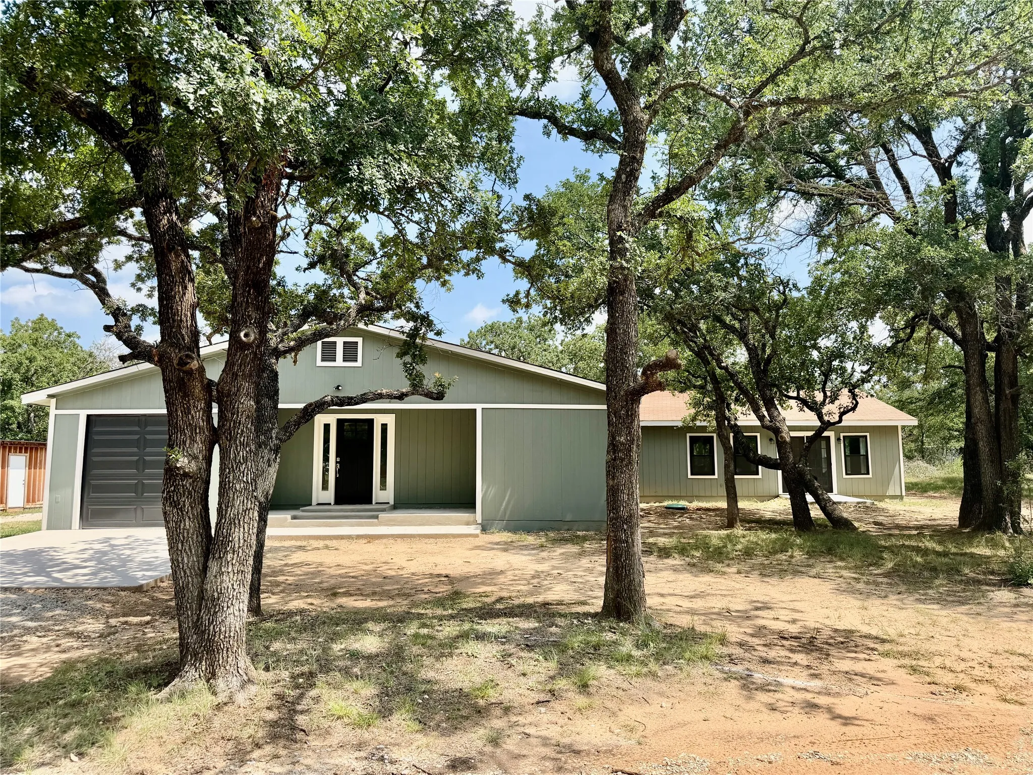 Single Family Residence For Sale in Eastland County , 1810 Highway 570, Eastland, Texas 76448, 3 Bedroom, 3 Bathroom, 1 Garage spaces, 3,230 Sqft, built in 1945, Price $510,000, mls#21309390, Real Estate Agent in Eastland, Homes For Sale in Eastland county, Homes For Sale in Eastland, Realtor in Eastland Texas, Real Estate Brokerage Independent Realty Texas, Luminita Cordes Realtor