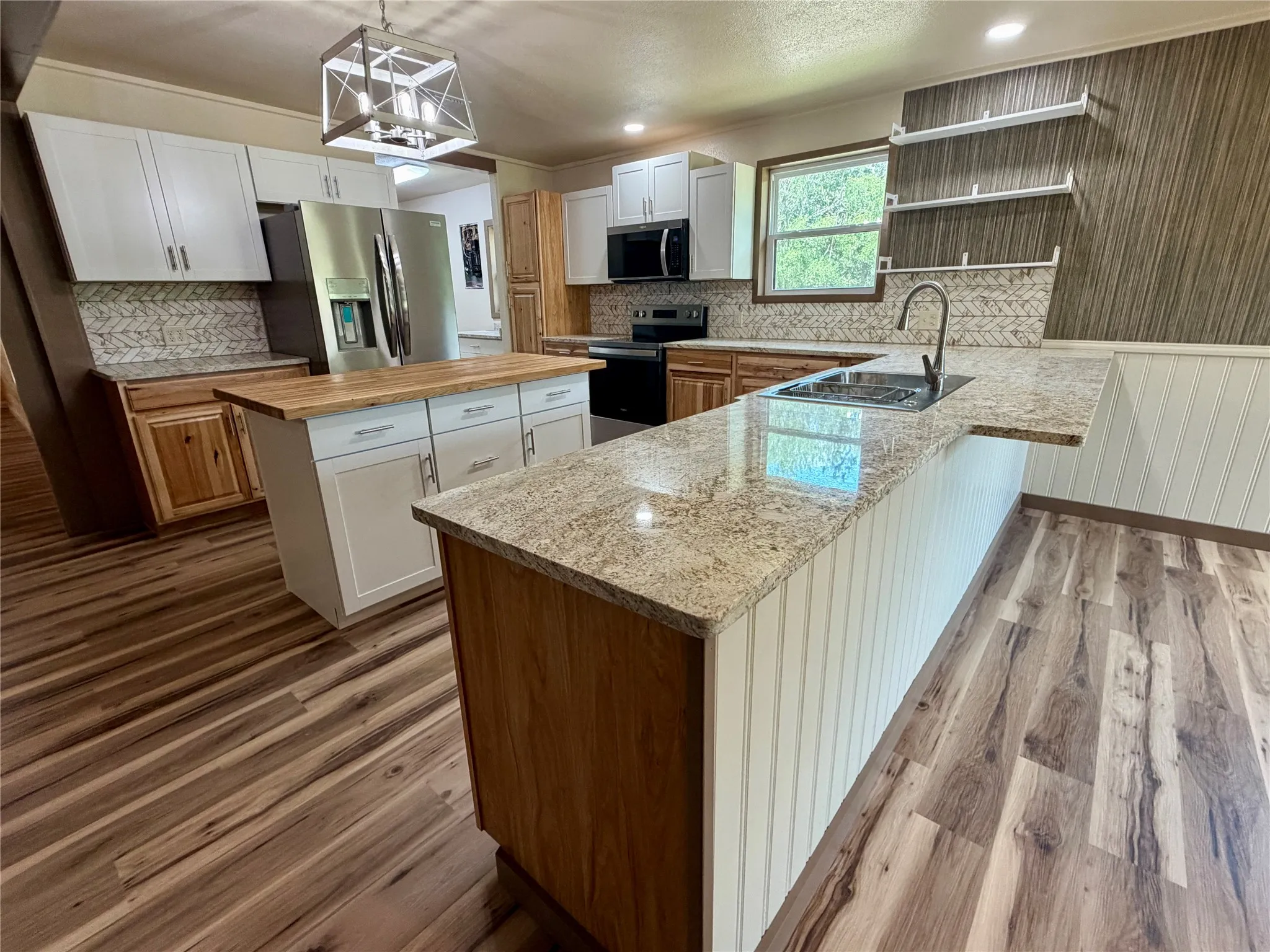 Single Family Residence For Sale in Eastland County , 1810 Highway 570, Eastland, Texas 76448, 3 Bedroom, 3 Bathroom, 1 Garage spaces, 3,230 Sqft, built in 1945, Price $510,000, mls#21309390, Real Estate Agent in Eastland, Homes For Sale in Eastland county, Homes For Sale in Eastland, Realtor in Eastland Texas, Real Estate Brokerage Independent Realty Texas, Luminita Cordes Realtor
