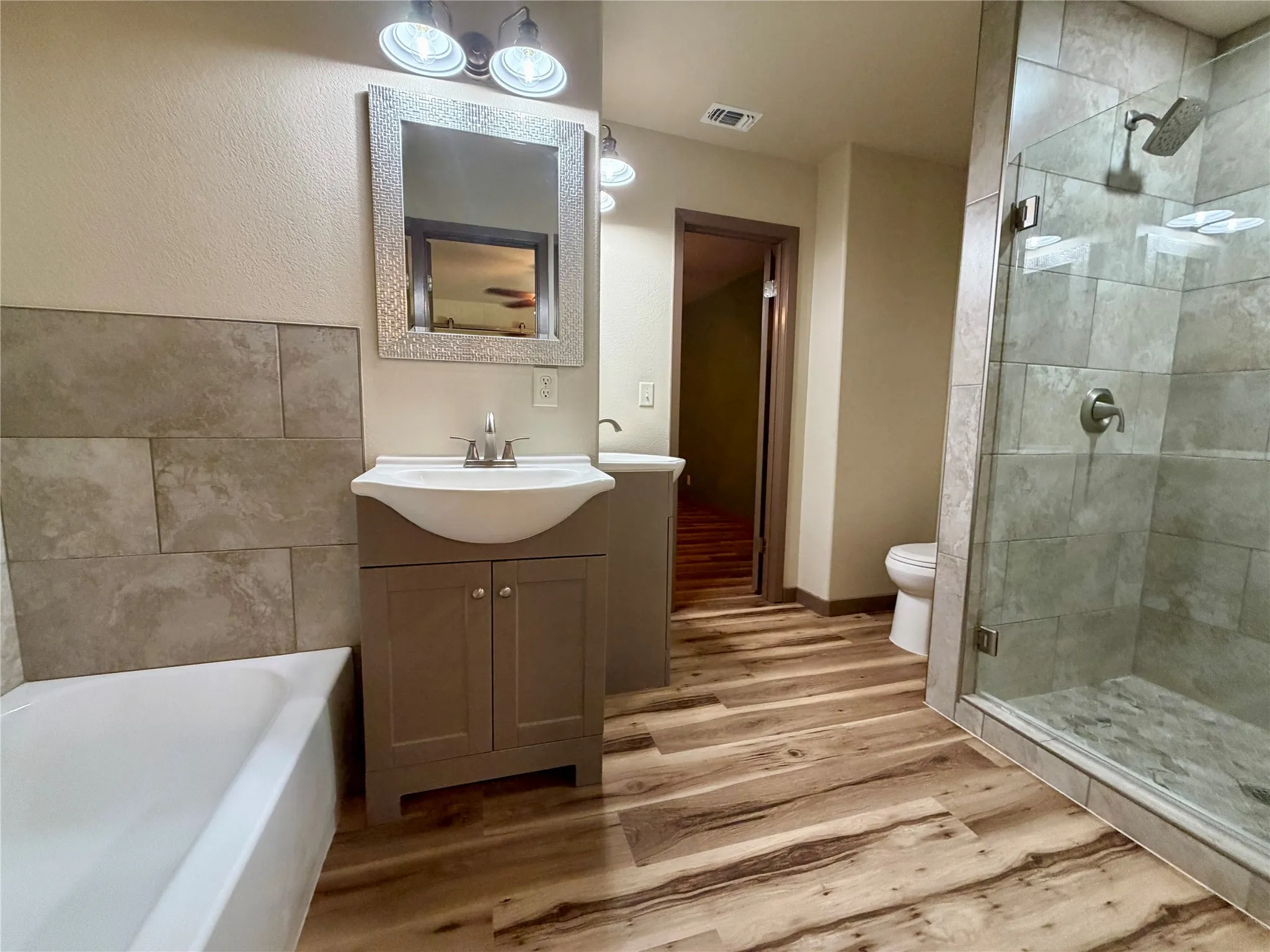 2nd bathroom