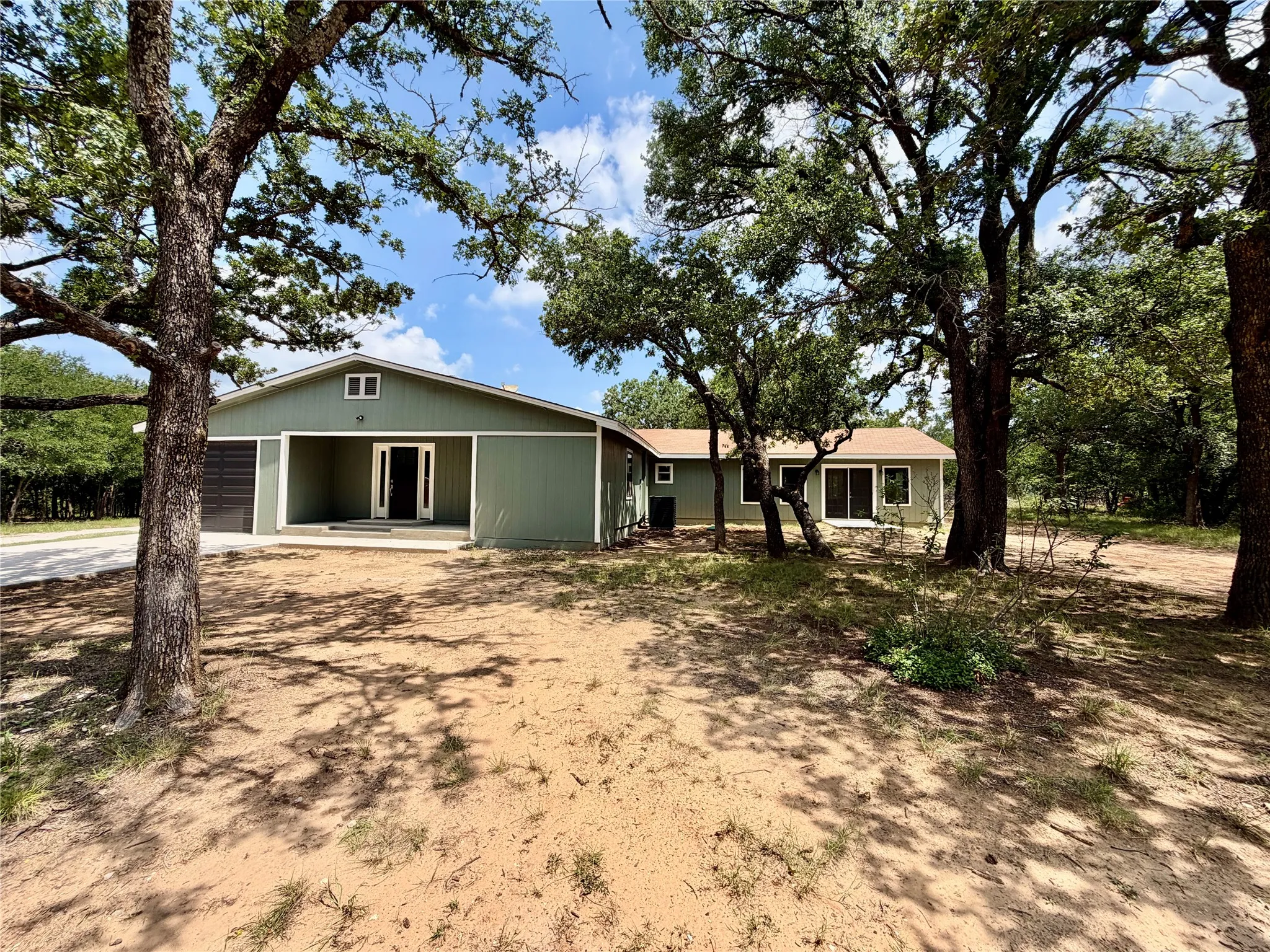 Single Family Residence For Sale in Eastland County , 1810 Highway 570, Eastland, Texas 76448, 3 Bedroom, 3 Bathroom, 1 Garage spaces, 3,230 Sqft, built in 1945, Price $510,000, mls#21309390, Real Estate Agent in Eastland, Homes For Sale in Eastland county, Homes For Sale in Eastland, Realtor in Eastland Texas, Real Estate Brokerage Independent Realty Texas, Luminita Cordes Realtor