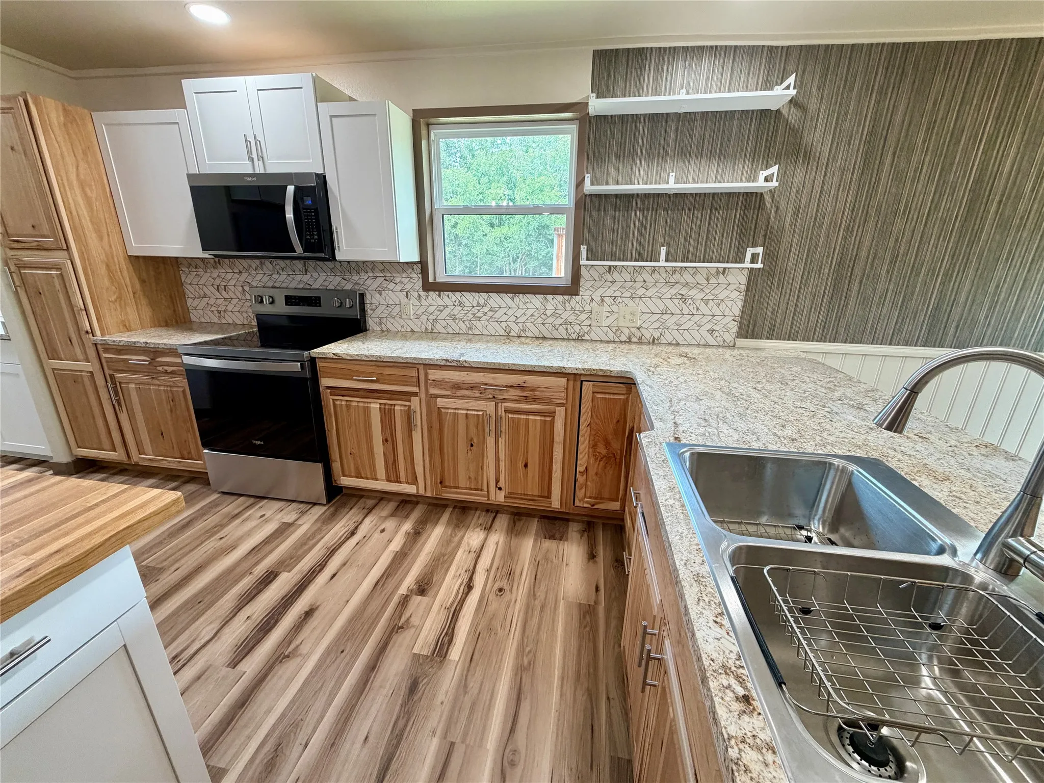 Single Family Residence For Sale in Eastland County , 1810 Highway 570, Eastland, Texas 76448, 3 Bedroom, 3 Bathroom, 1 Garage spaces, 3,230 Sqft, built in 1945, Price $510,000, mls#21309390, Real Estate Agent in Eastland, Homes For Sale in Eastland county, Homes For Sale in Eastland, Realtor in Eastland Texas, Real Estate Brokerage Independent Realty Texas, Luminita Cordes Realtor