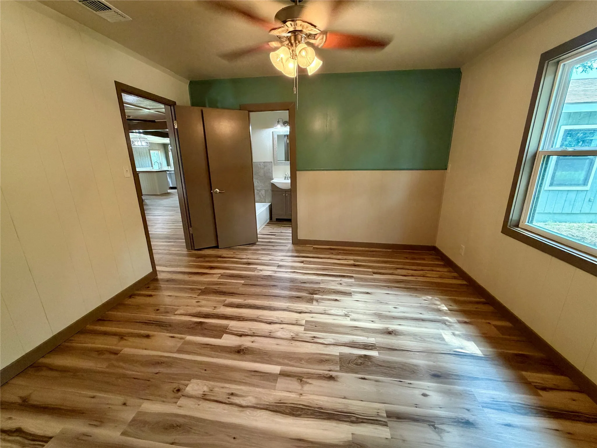 Single Family Residence For Sale in Eastland County , 1810 Highway 570, Eastland, Texas 76448, 3 Bedroom, 3 Bathroom, 1 Garage spaces, 3,230 Sqft, built in 1945, Price $510,000, mls#21309390, Real Estate Agent in Eastland, Homes For Sale in Eastland county, Homes For Sale in Eastland, Realtor in Eastland Texas, Real Estate Brokerage Independent Realty Texas, Luminita Cordes Realtor