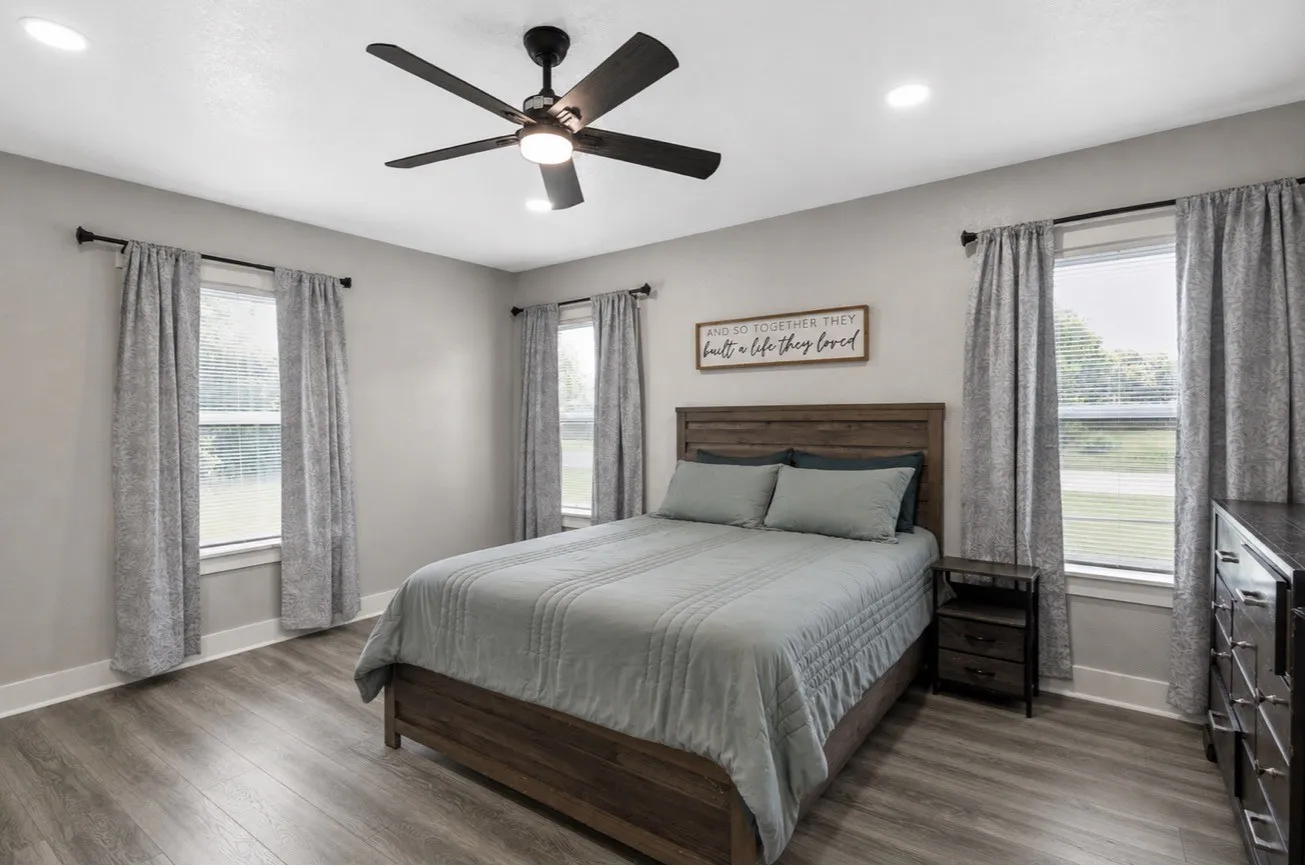 Single Family Residence For Sale in Mc Lennan County , 122 Rogers Street, Mc Gregor, Texas 76657, 3 Bedroom, 2 Bathroom, Garage spaces, 1,340 Sqft, built in 1935, mls#21308756, Real Estate Agent in Mc Gregor, Homes For Sale in Mc Lennan county, Homes For Sale in Mc Gregor, Realtor in Mc Gregor Texas, Real Estate Brokerage Independent Realty Texas, Luminita Cordes Realtor