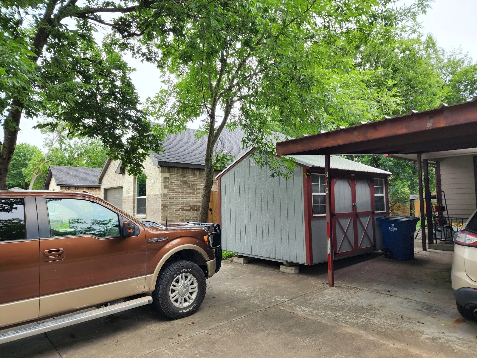 Single Family Residence For Sale in Ellis County , 810 S Sherman Street, Ennis, Texas 75119, 2 Bedroom, 2 Bathroom, Garage spaces, 1,230 Sqft, built in 2008, mls#21287313, Real Estate Agent in Ennis, Homes For Sale in Ellis county, Homes For Sale in Ennis, Realtor in Ennis Texas, Real Estate Brokerage Independent Realty Texas, Luminita Cordes Realtor