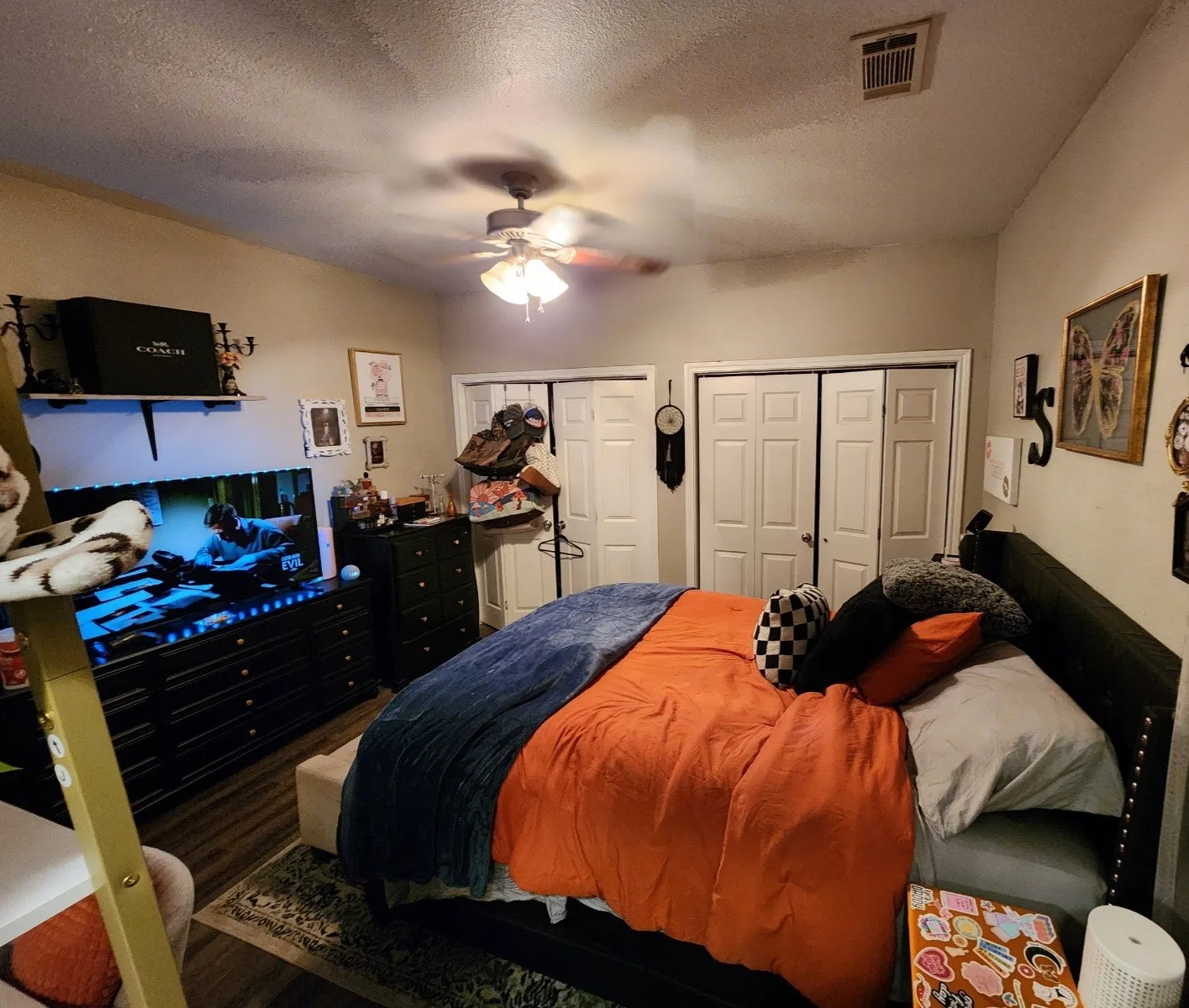 Single Family Residence For Sale in Ellis County , 810 S Sherman Street, Ennis, Texas 75119, 2 Bedroom, 2 Bathroom, Garage spaces, 1,230 Sqft, built in 2008, mls#21287313, Real Estate Agent in Ennis, Homes For Sale in Ellis county, Homes For Sale in Ennis, Realtor in Ennis Texas, Real Estate Brokerage Independent Realty Texas, Luminita Cordes Realtor