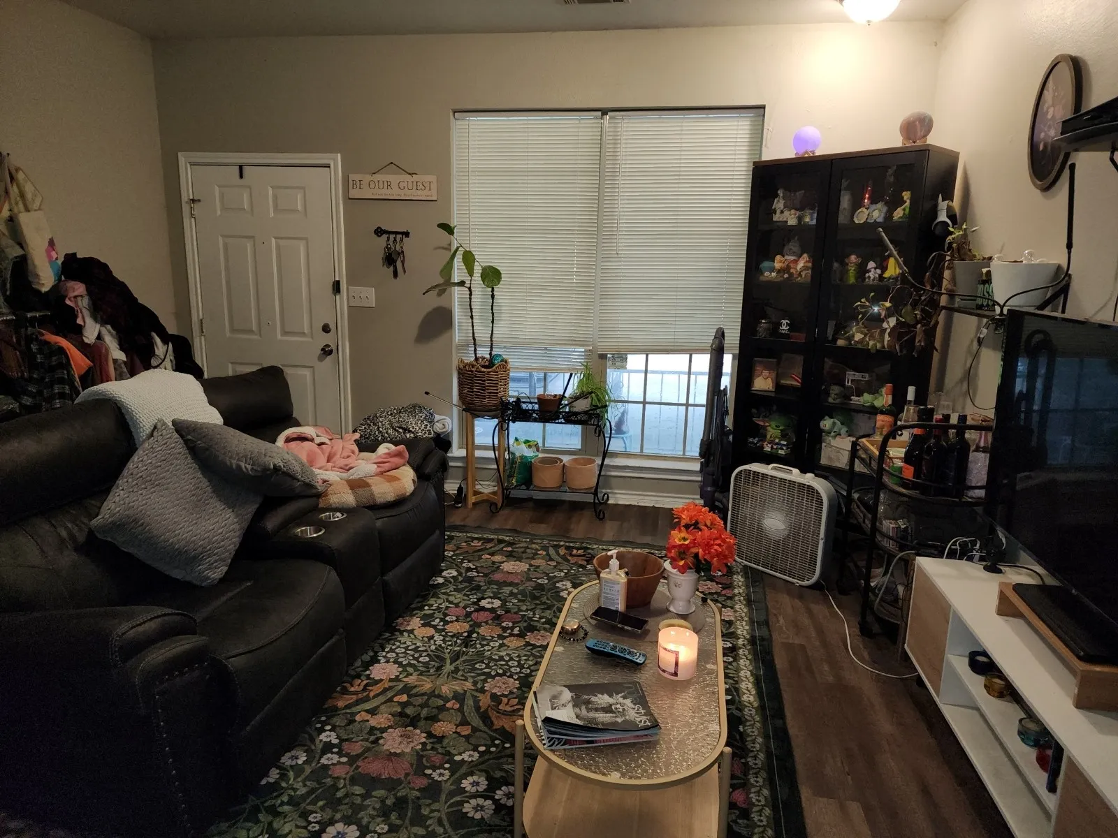 Single Family Residence For Sale in Ellis County , 810 S Sherman Street, Ennis, Texas 75119, 2 Bedroom, 2 Bathroom, Garage spaces, 1,230 Sqft, built in 2008, mls#21287313, Real Estate Agent in Ennis, Homes For Sale in Ellis county, Homes For Sale in Ennis, Realtor in Ennis Texas, Real Estate Brokerage Independent Realty Texas, Luminita Cordes Realtor