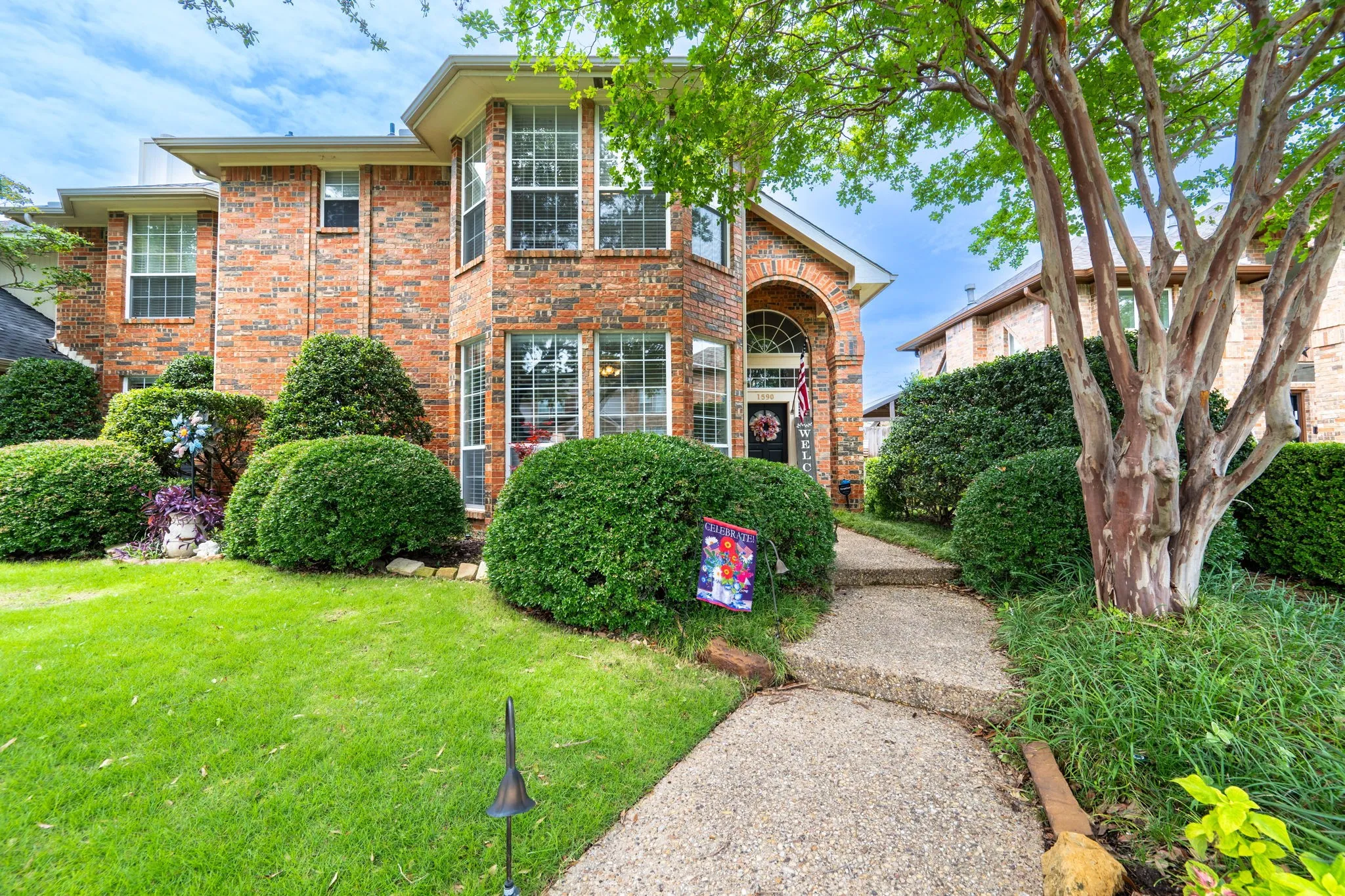 Single Family Residence For Sale in Rockwall County , 1590 N Hills Drive, Rockwall, Texas 75087, 5 Bedroom, 3 Bathroom, 2 Garage spaces, 2,786 Sqft, built in 1989, mls#21309683, Real Estate Agent in Rockwall, Homes For Sale in Rockwall county, Homes For Sale in Rockwall, Realtor in Rockwall Texas, Real Estate Brokerage Independent Realty Texas, Luminita Cordes Realtor