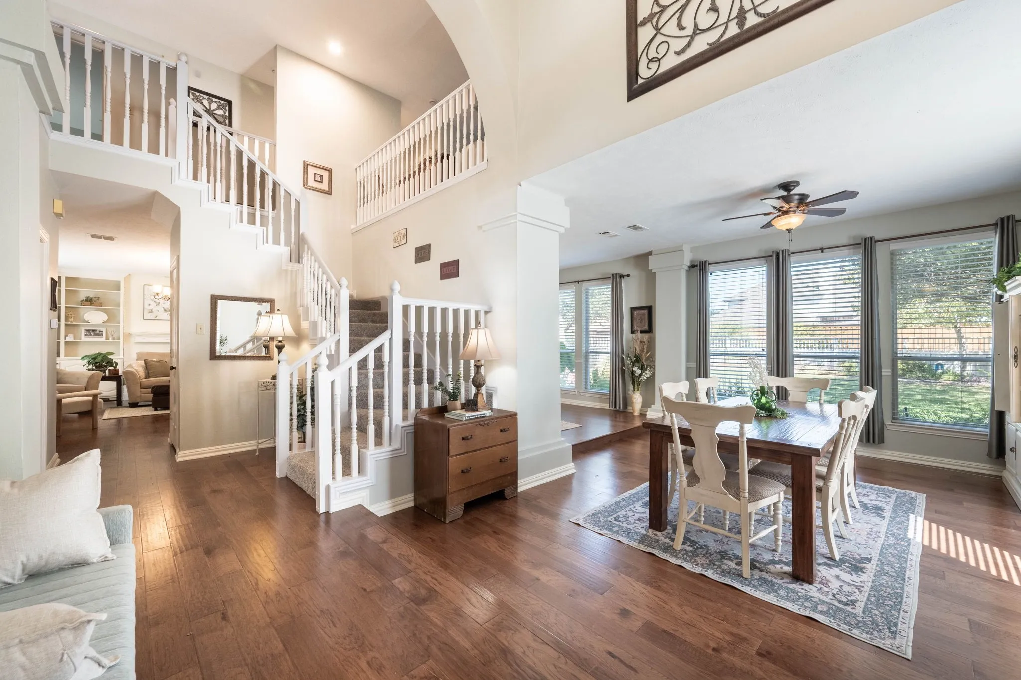 Single Family Residence For Sale in Rockwall County , 1590 N Hills Drive, Rockwall, Texas 75087, 5 Bedroom, 3 Bathroom, 2 Garage spaces, 2,786 Sqft, built in 1989, mls#21309683, Real Estate Agent in Rockwall, Homes For Sale in Rockwall county, Homes For Sale in Rockwall, Realtor in Rockwall Texas, Real Estate Brokerage Independent Realty Texas, Luminita Cordes Realtor
