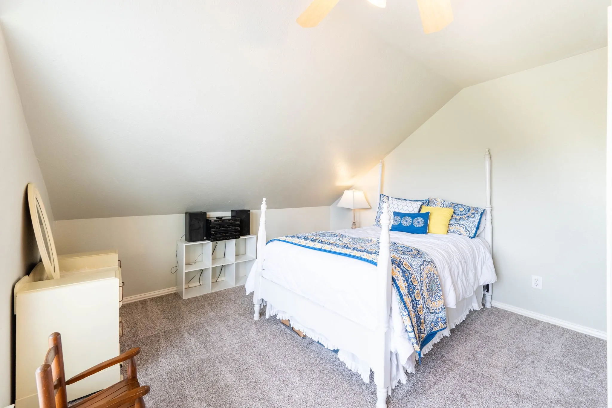 Single Family Residence For Sale in Rockwall County , 1590 N Hills Drive, Rockwall, Texas 75087, 5 Bedroom, 3 Bathroom, 2 Garage spaces, 2,786 Sqft, built in 1989, mls#21309683, Real Estate Agent in Rockwall, Homes For Sale in Rockwall county, Homes For Sale in Rockwall, Realtor in Rockwall Texas, Real Estate Brokerage Independent Realty Texas, Luminita Cordes Realtor