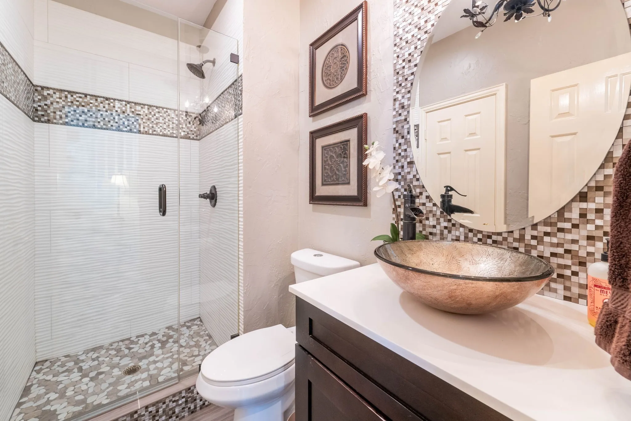 Single Family Residence For Sale in Rockwall County , 1590 N Hills Drive, Rockwall, Texas 75087, 5 Bedroom, 3 Bathroom, 2 Garage spaces, 2,786 Sqft, built in 1989, mls#21309683, Real Estate Agent in Rockwall, Homes For Sale in Rockwall county, Homes For Sale in Rockwall, Realtor in Rockwall Texas, Real Estate Brokerage Independent Realty Texas, Luminita Cordes Realtor