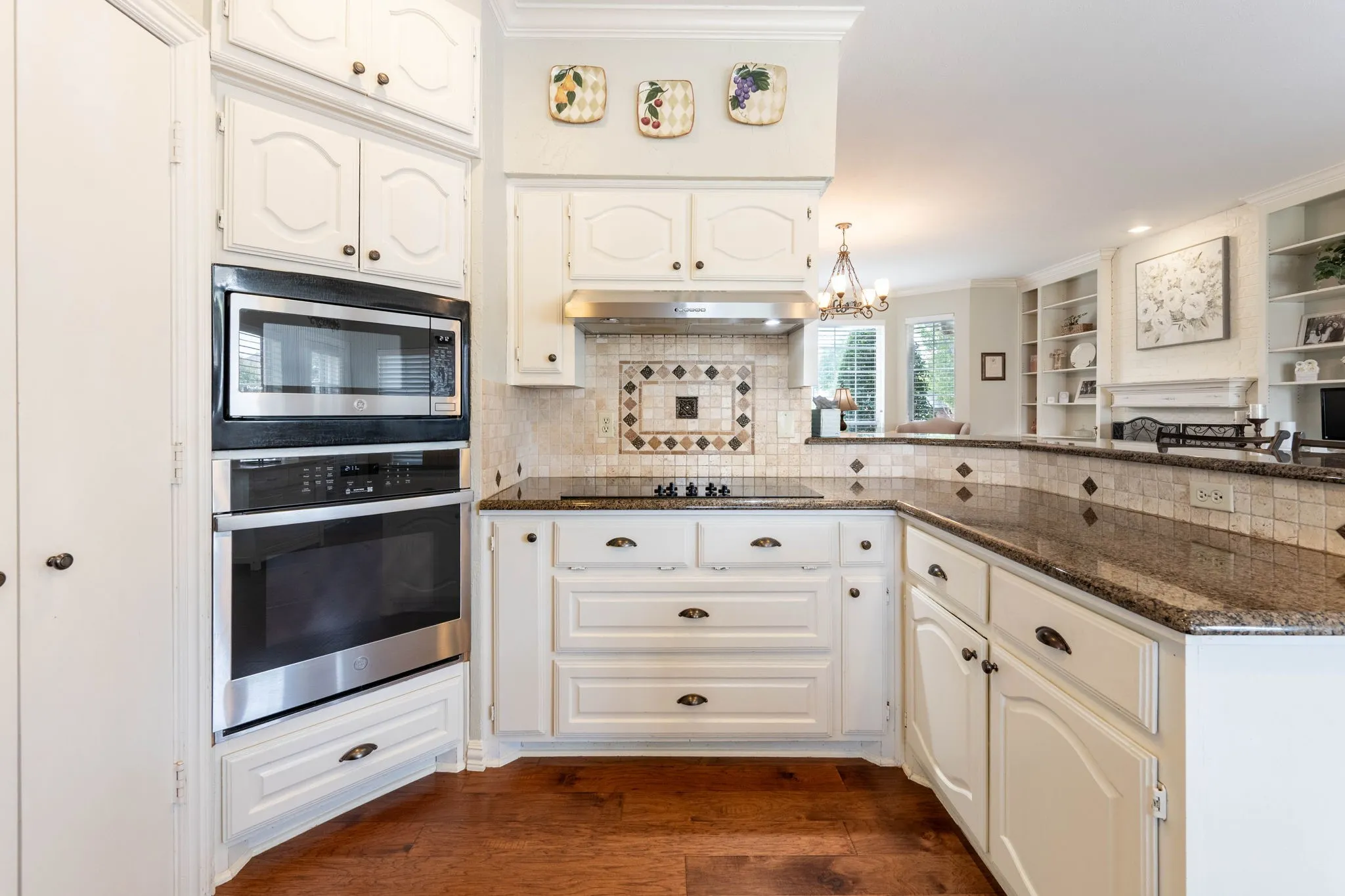 Single Family Residence For Sale in Rockwall County , 1590 N Hills Drive, Rockwall, Texas 75087, 5 Bedroom, 3 Bathroom, 2 Garage spaces, 2,786 Sqft, built in 1989, mls#21309683, Real Estate Agent in Rockwall, Homes For Sale in Rockwall county, Homes For Sale in Rockwall, Realtor in Rockwall Texas, Real Estate Brokerage Independent Realty Texas, Luminita Cordes Realtor