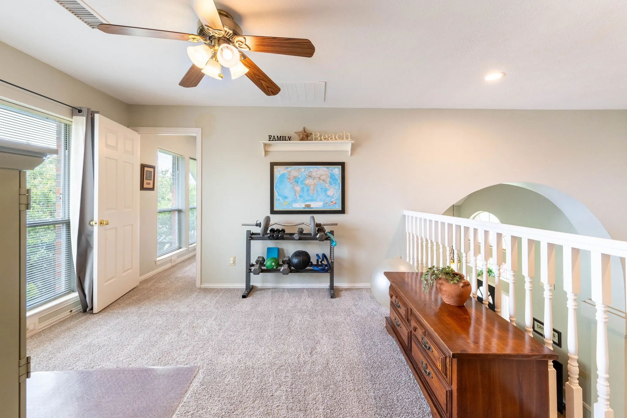 Single Family Residence For Sale in Rockwall County , 1590 N Hills Drive, Rockwall, Texas 75087, 5 Bedroom, 3 Bathroom, 2 Garage spaces, 2,786 Sqft, built in 1989, mls#21309683, Real Estate Agent in Rockwall, Homes For Sale in Rockwall county, Homes For Sale in Rockwall, Realtor in Rockwall Texas, Real Estate Brokerage Independent Realty Texas, Luminita Cordes Realtor