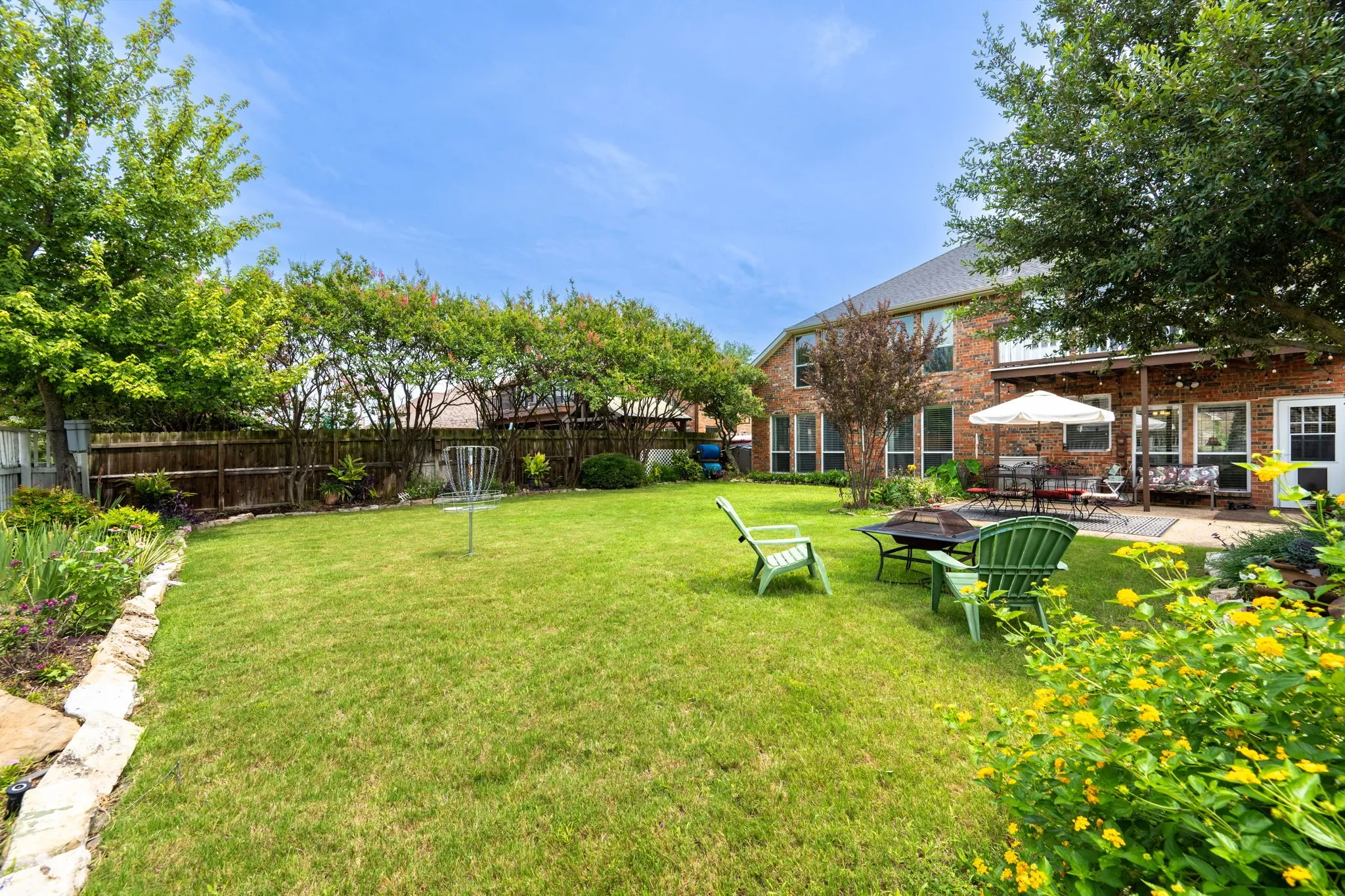 Single Family Residence For Sale in Rockwall County , 1590 N Hills Drive, Rockwall, Texas 75087, 5 Bedroom, 3 Bathroom, 2 Garage spaces, 2,786 Sqft, built in 1989, mls#21309683, Real Estate Agent in Rockwall, Homes For Sale in Rockwall county, Homes For Sale in Rockwall, Realtor in Rockwall Texas, Real Estate Brokerage Independent Realty Texas, Luminita Cordes Realtor
