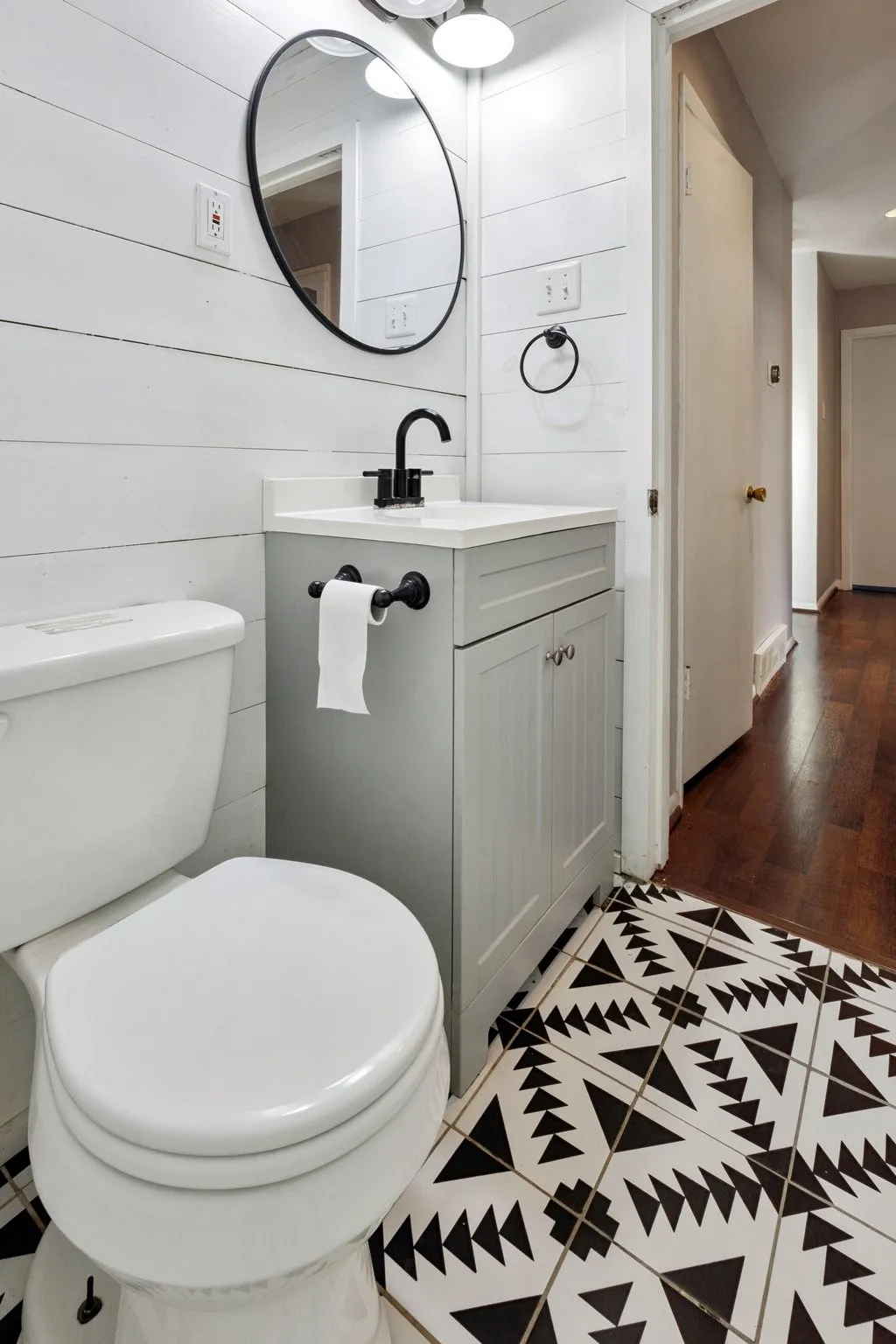Single Family Residence For Sale in Dallas County , 613 La Salle Drive, Richardson, Texas 75081, 3 Bedroom, 2 Bathroom, 1 Garage spaces, 1,138 Sqft, built in 1960, mls#21309709, Real Estate Agent in Richardson, Homes For Sale in Dallas county, Homes For Sale in Richardson, Realtor in Richardson Texas, Real Estate Brokerage Independent Realty Texas, Luminita Cordes Realtor