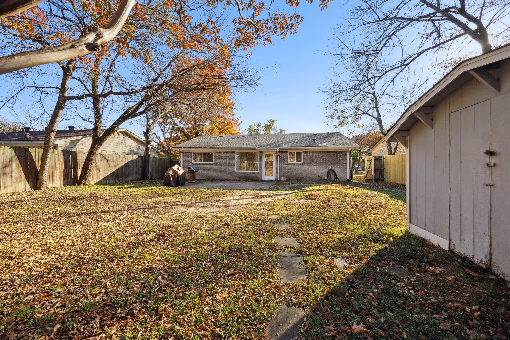 Single Family Residence For Sale in Dallas County , 613 La Salle Drive, Richardson, Texas 75081, 3 Bedroom, 2 Bathroom, 1 Garage spaces, 1,138 Sqft, built in 1960, mls#21309709, Real Estate Agent in Richardson, Homes For Sale in Dallas county, Homes For Sale in Richardson, Realtor in Richardson Texas, Real Estate Brokerage Independent Realty Texas, Luminita Cordes Realtor