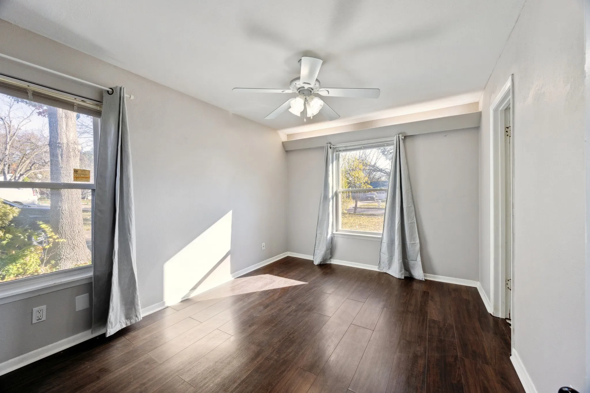 Single Family Residence For Sale in Dallas County , 613 La Salle Drive, Richardson, Texas 75081, 3 Bedroom, 2 Bathroom, 1 Garage spaces, 1,138 Sqft, built in 1960, mls#21309709, Real Estate Agent in Richardson, Homes For Sale in Dallas county, Homes For Sale in Richardson, Realtor in Richardson Texas, Real Estate Brokerage Independent Realty Texas, Luminita Cordes Realtor