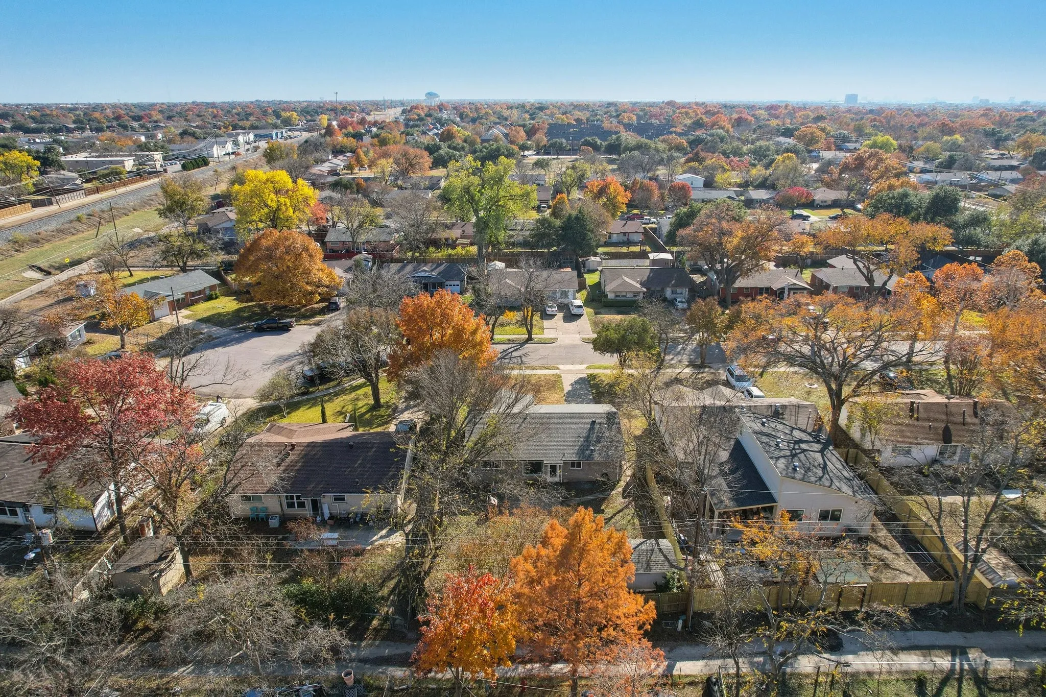 Single Family Residence For Sale in Dallas County , 613 La Salle Drive, Richardson, Texas 75081, 3 Bedroom, 2 Bathroom, 1 Garage spaces, 1,138 Sqft, built in 1960, mls#21309709, Real Estate Agent in Richardson, Homes For Sale in Dallas county, Homes For Sale in Richardson, Realtor in Richardson Texas, Real Estate Brokerage Independent Realty Texas, Luminita Cordes Realtor