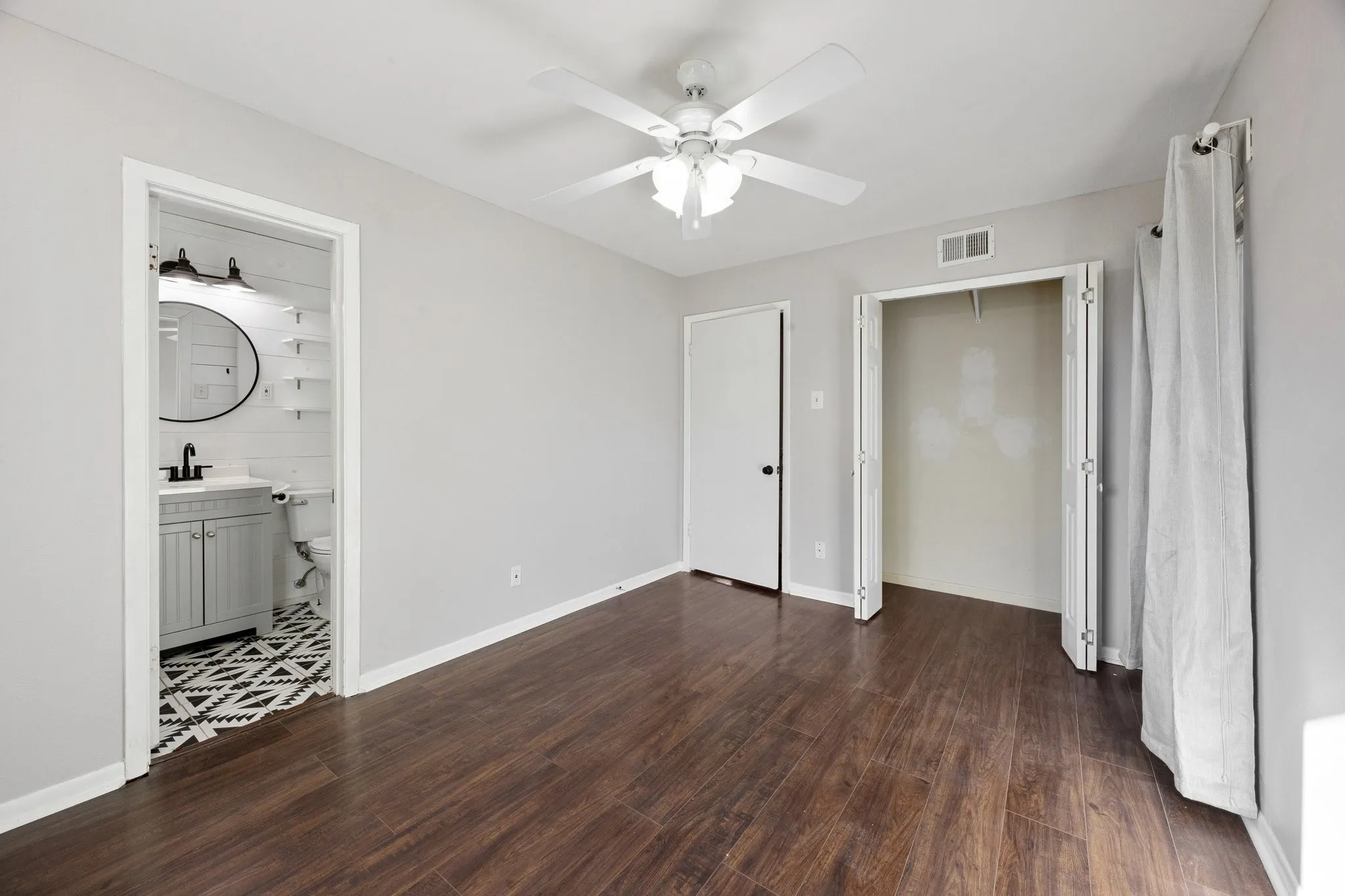 Single Family Residence For Sale in Dallas County , 613 La Salle Drive, Richardson, Texas 75081, 3 Bedroom, 2 Bathroom, 1 Garage spaces, 1,138 Sqft, built in 1960, mls#21309709, Real Estate Agent in Richardson, Homes For Sale in Dallas county, Homes For Sale in Richardson, Realtor in Richardson Texas, Real Estate Brokerage Independent Realty Texas, Luminita Cordes Realtor