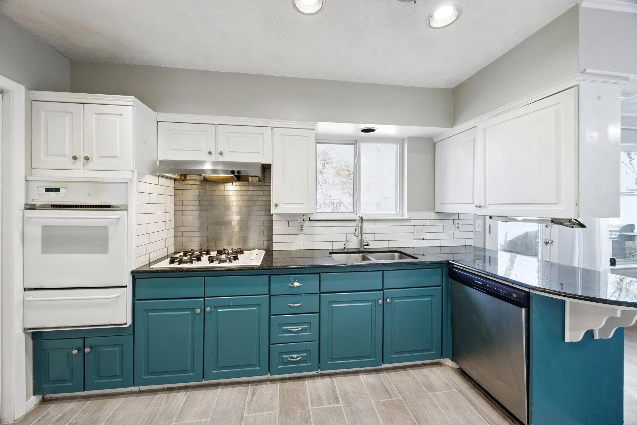Single Family Residence For Sale in Dallas County , 613 La Salle Drive, Richardson, Texas 75081, 3 Bedroom, 2 Bathroom, 1 Garage spaces, 1,138 Sqft, built in 1960, mls#21309709, Real Estate Agent in Richardson, Homes For Sale in Dallas county, Homes For Sale in Richardson, Realtor in Richardson Texas, Real Estate Brokerage Independent Realty Texas, Luminita Cordes Realtor