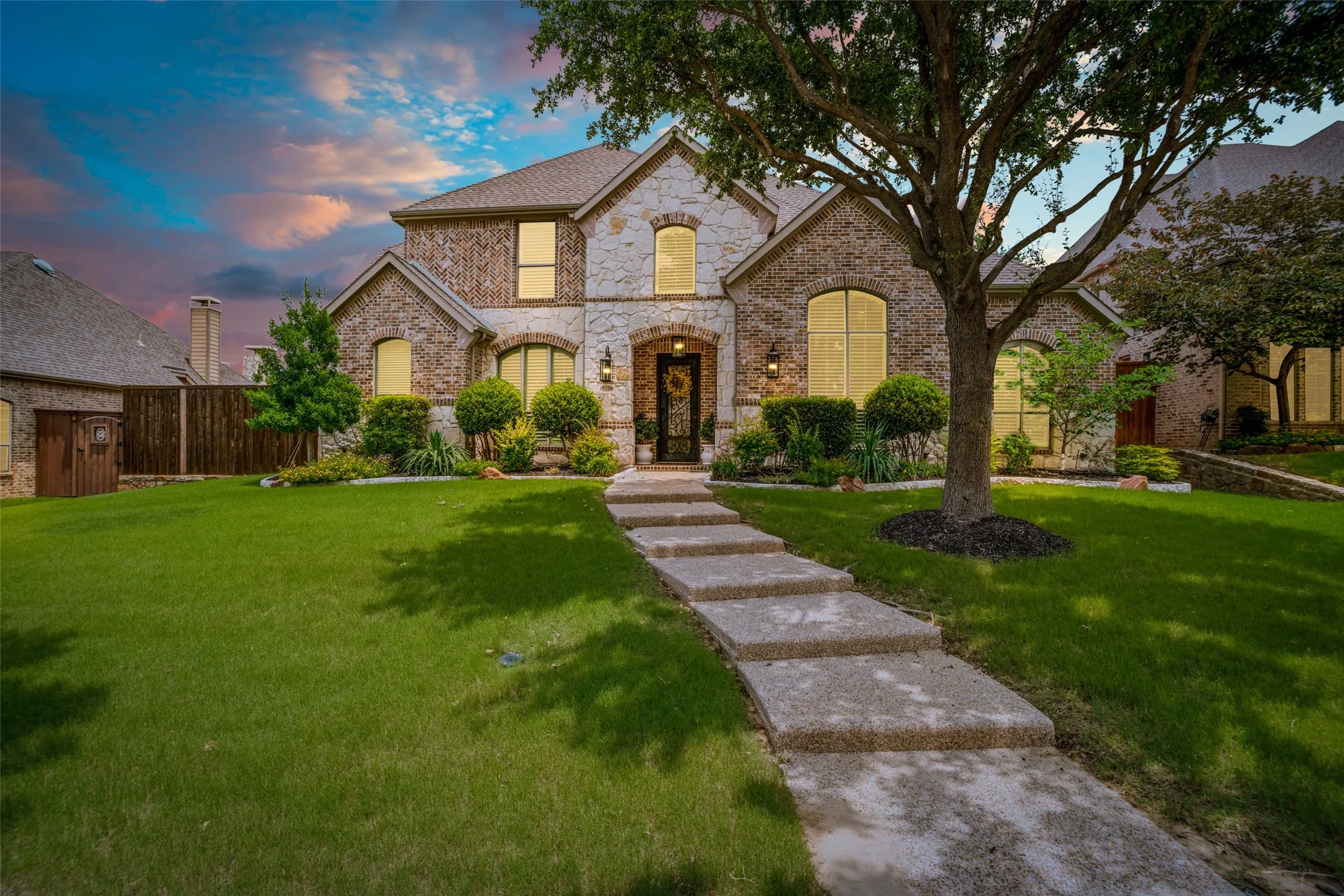 Single Family Residence For Sale in Denton County , 1225 Lambeth Lane, Lewisville, Texas 75056, 5 Bedroom, 4 Bathroom, 3 Garage spaces, 4,850 Sqft, built in 2007, mls#21307962, Real Estate Agent in Lewisville, Homes For Sale in Denton county, Homes For Sale in Lewisville, Realtor in Lewisville Texas, Real Estate Brokerage Independent Realty Texas, Luminita Cordes Realtor