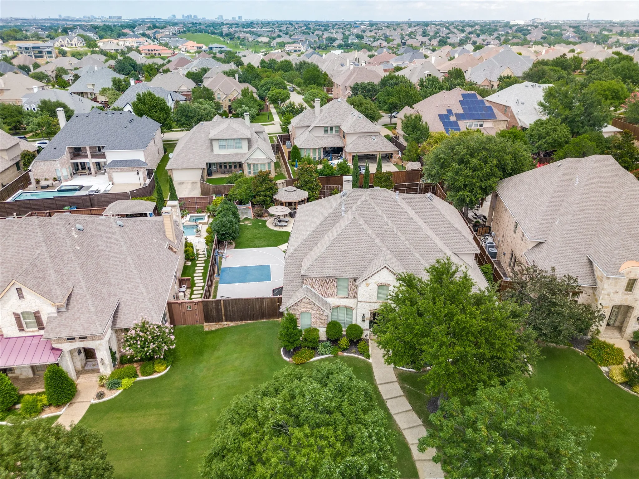 Single Family Residence For Sale in Denton County , 1225 Lambeth Lane, Lewisville, Texas 75056, 5 Bedroom, 4 Bathroom, 3 Garage spaces, 4,850 Sqft, built in 2007, mls#21307962, Real Estate Agent in Lewisville, Homes For Sale in Denton county, Homes For Sale in Lewisville, Realtor in Lewisville Texas, Real Estate Brokerage Independent Realty Texas, Luminita Cordes Realtor