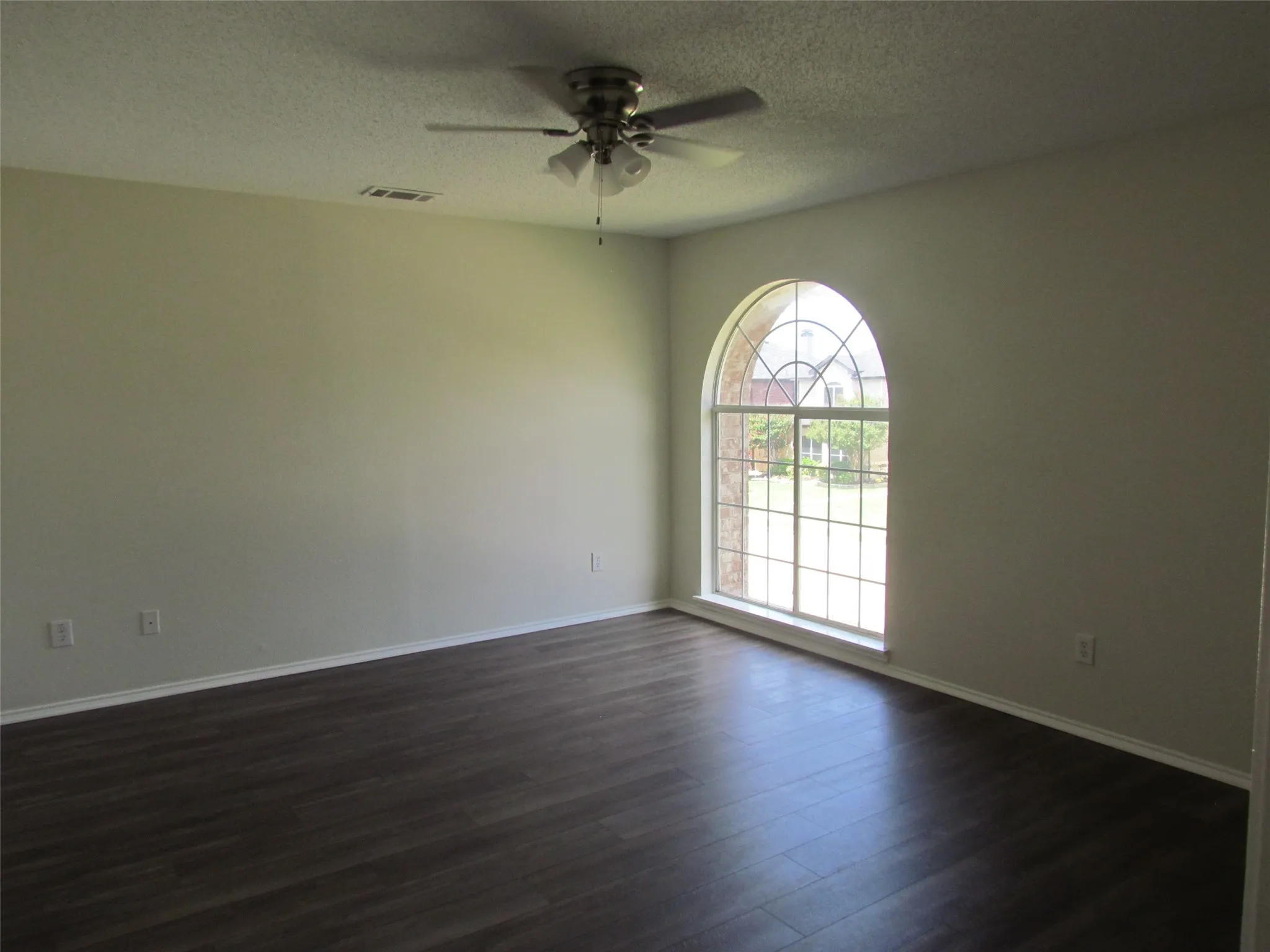 Single Family Residence For Rent in Rockwall County , 138 Blanchard Drive, Rockwall, Texas 75032, 4 Bedroom, 3 Bathroom, 2 Garage spaces, 3,063 Sqft, built in 2001, mls#21309734, Real Estate Agent in Rockwall, Homes For Rent in Rockwall county, Homes For Rent in Rockwall, Realtor in Rockwall Texas, Real Estate Brokerage Independent Realty Texas, Luminita Cordes Realtor