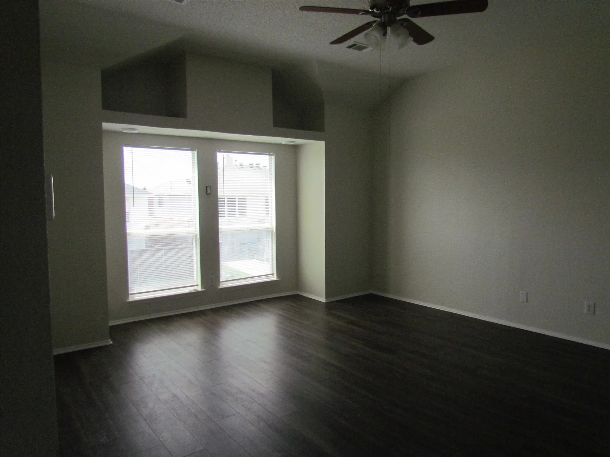 Single Family Residence For Rent in Rockwall County , 138 Blanchard Drive, Rockwall, Texas 75032, 4 Bedroom, 3 Bathroom, 2 Garage spaces, 3,063 Sqft, built in 2001, mls#21309734, Real Estate Agent in Rockwall, Homes For Rent in Rockwall county, Homes For Rent in Rockwall, Realtor in Rockwall Texas, Real Estate Brokerage Independent Realty Texas, Luminita Cordes Realtor