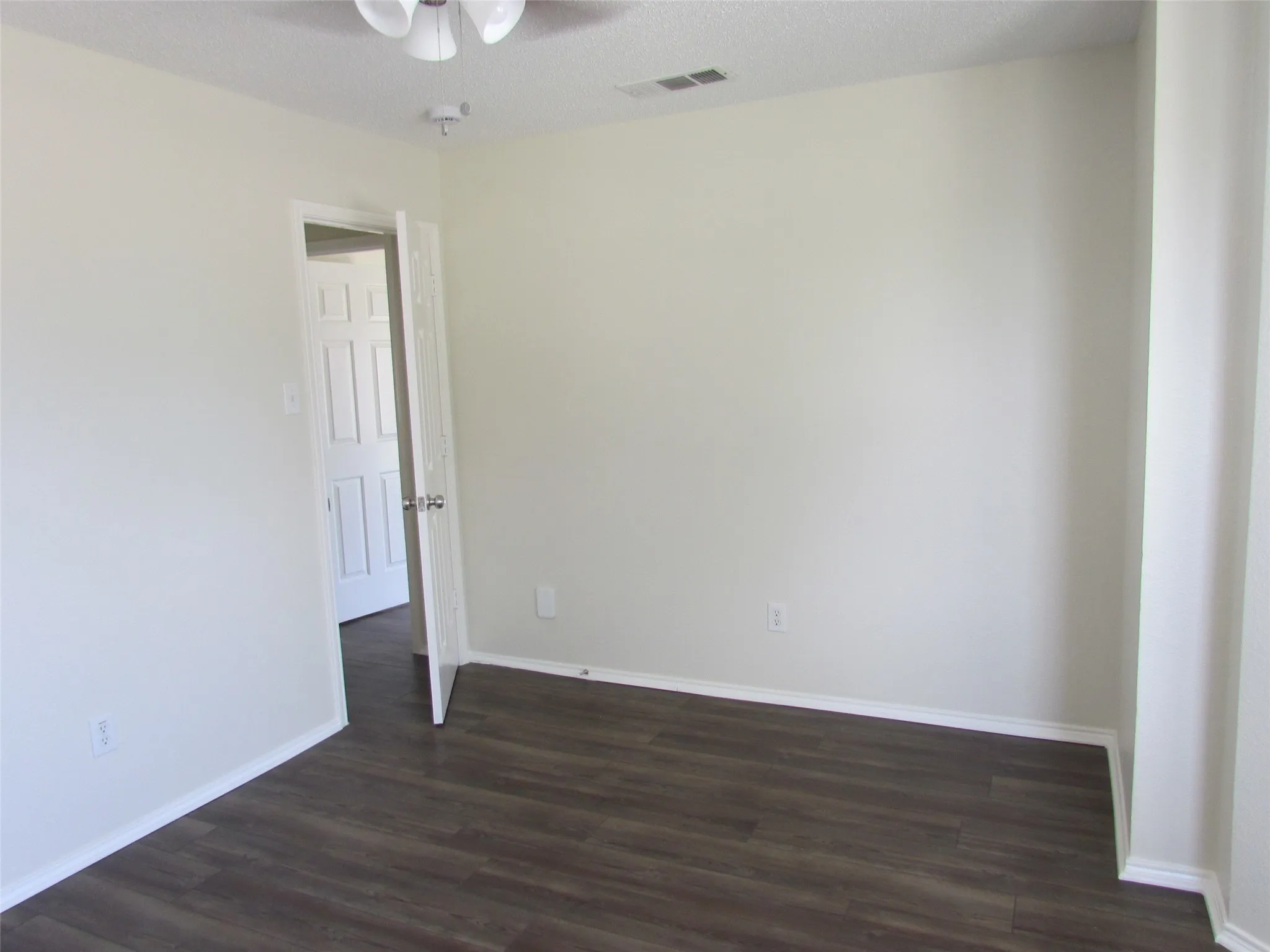 Single Family Residence For Rent in Rockwall County , 138 Blanchard Drive, Rockwall, Texas 75032, 4 Bedroom, 3 Bathroom, 2 Garage spaces, 3,063 Sqft, built in 2001, mls#21309734, Real Estate Agent in Rockwall, Homes For Rent in Rockwall county, Homes For Rent in Rockwall, Realtor in Rockwall Texas, Real Estate Brokerage Independent Realty Texas, Luminita Cordes Realtor