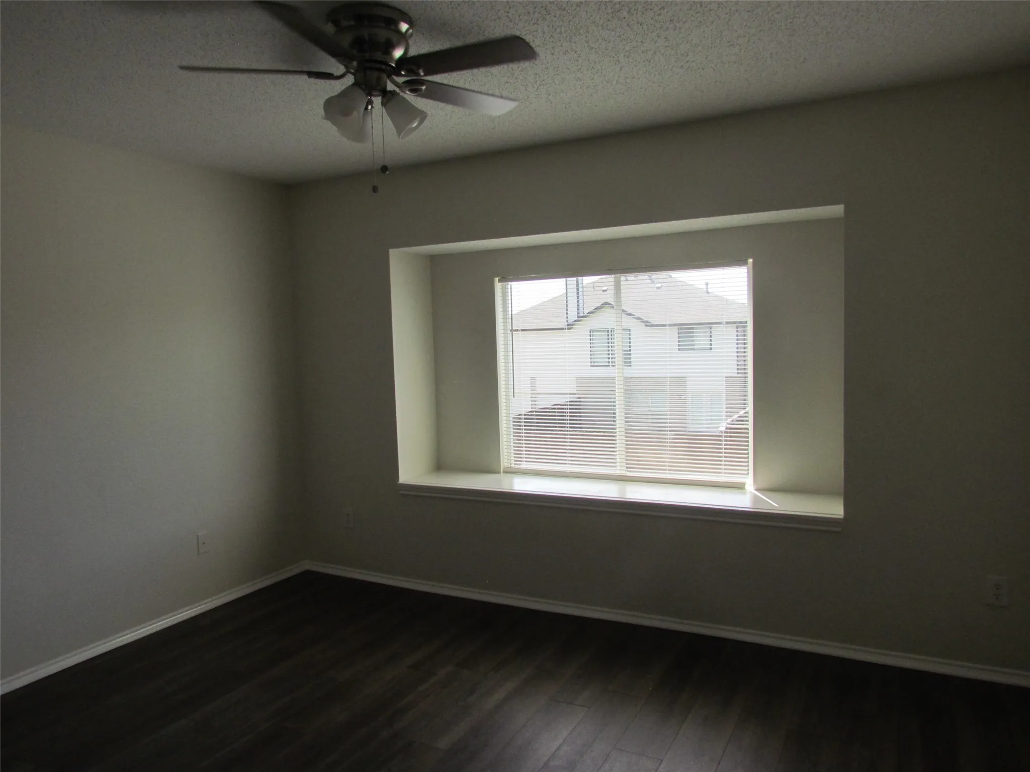 Single Family Residence For Rent in Rockwall County , 138 Blanchard Drive, Rockwall, Texas 75032, 4 Bedroom, 3 Bathroom, 2 Garage spaces, 3,063 Sqft, built in 2001, mls#21309734, Real Estate Agent in Rockwall, Homes For Rent in Rockwall county, Homes For Rent in Rockwall, Realtor in Rockwall Texas, Real Estate Brokerage Independent Realty Texas, Luminita Cordes Realtor