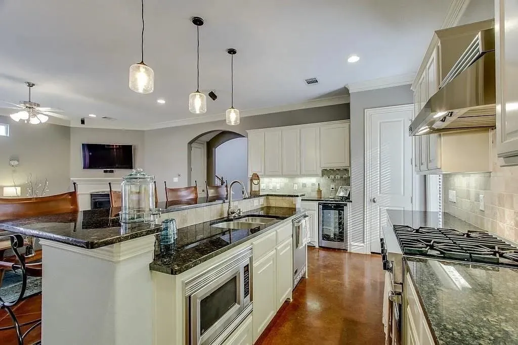Single Family Residence For Rent in Dallas County , 4929 Homer Street, Dallas, Texas 75206, 3 Bedroom, 3 Bathroom, 2 Garage spaces, 2,541 Sqft, built in 2006, mls#21308942, Real Estate Agent in Dallas, Homes For Rent in Dallas county, Homes For Rent in Dallas, Realtor in Dallas Texas, Real Estate Brokerage Independent Realty Texas, Luminita Cordes Realtor