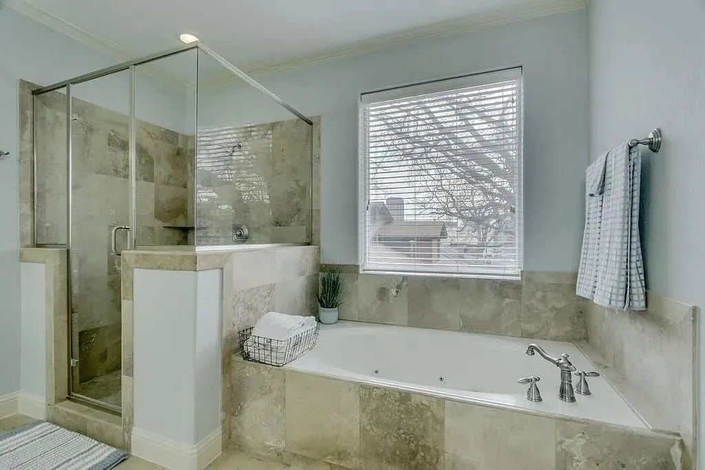 Single Family Residence For Rent in Dallas County , 4929 Homer Street, Dallas, Texas 75206, 3 Bedroom, 3 Bathroom, 2 Garage spaces, 2,541 Sqft, built in 2006, mls#21308942, Real Estate Agent in Dallas, Homes For Rent in Dallas county, Homes For Rent in Dallas, Realtor in Dallas Texas, Real Estate Brokerage Independent Realty Texas, Luminita Cordes Realtor