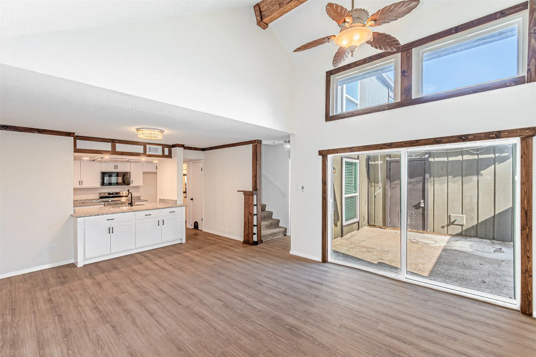 Condominium For Sale in Dallas County , 4643 Country Creek Drive 1090, Dallas, Texas 75236, 2 Bedroom, 2 Bathroom, Garage spaces, 1,046 Sqft, built in 1974, mls#21309757, Real Estate Agent in Dallas, Homes For Sale in Dallas county, Homes For Sale in Dallas, Realtor in Dallas Texas, Real Estate Brokerage Independent Realty Texas, Luminita Cordes Realtor