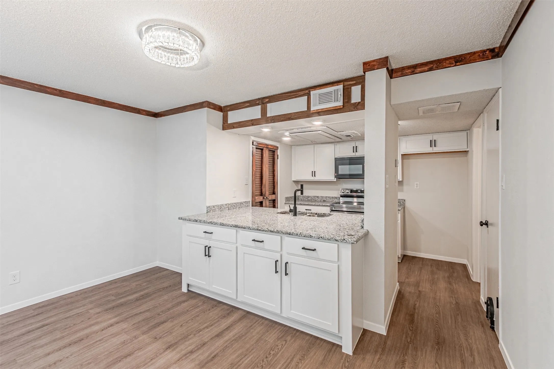 Condominium For Sale in Dallas County , 4643 Country Creek Drive 1090, Dallas, Texas 75236, 2 Bedroom, 2 Bathroom, Garage spaces, 1,046 Sqft, built in 1974, mls#21309757, Real Estate Agent in Dallas, Homes For Sale in Dallas county, Homes For Sale in Dallas, Realtor in Dallas Texas, Real Estate Brokerage Independent Realty Texas, Luminita Cordes Realtor