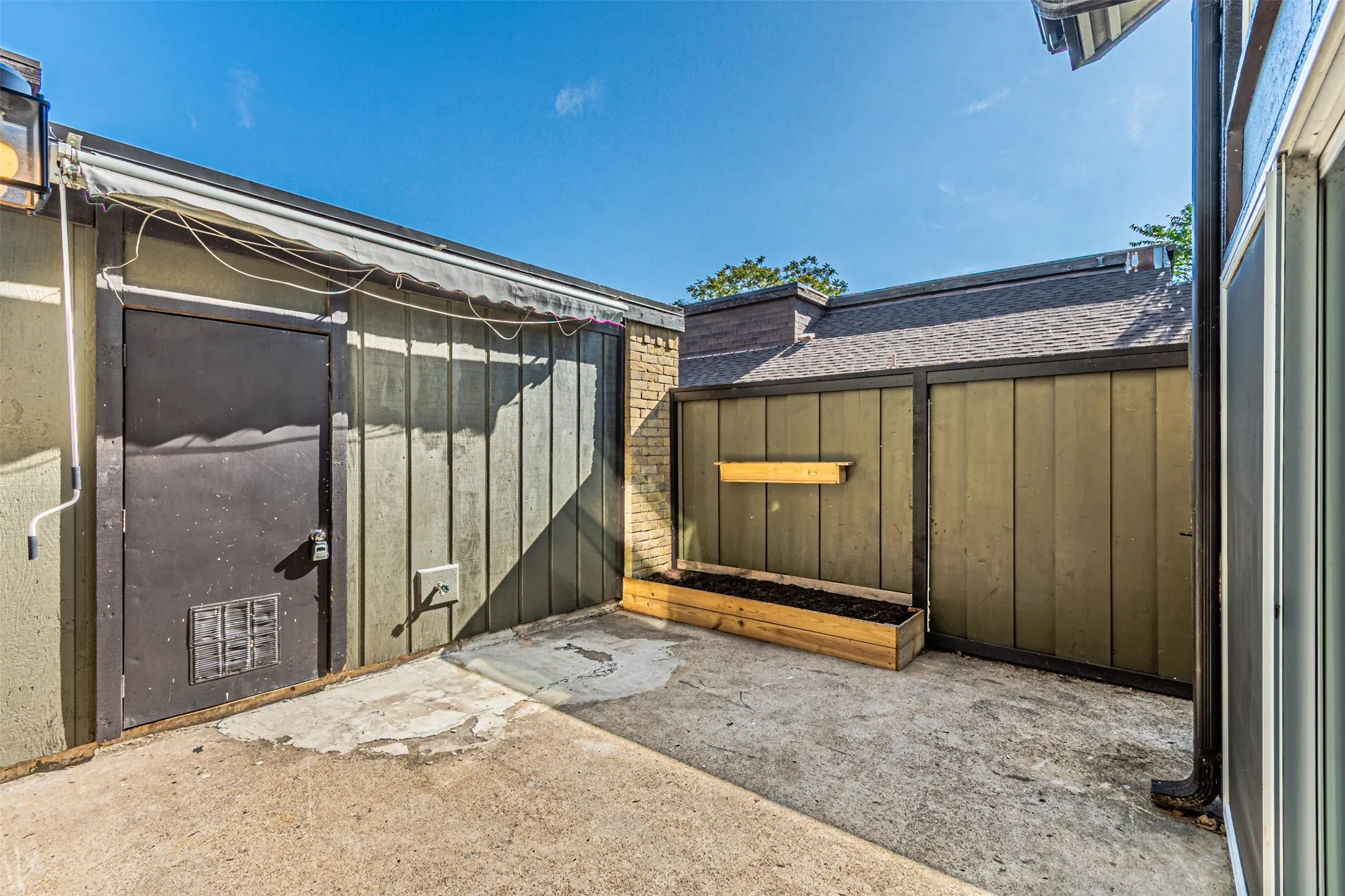 Condominium For Sale in Dallas County , 4643 Country Creek Drive 1090, Dallas, Texas 75236, 2 Bedroom, 2 Bathroom, Garage spaces, 1,046 Sqft, built in 1974, mls#21309757, Real Estate Agent in Dallas, Homes For Sale in Dallas county, Homes For Sale in Dallas, Realtor in Dallas Texas, Real Estate Brokerage Independent Realty Texas, Luminita Cordes Realtor