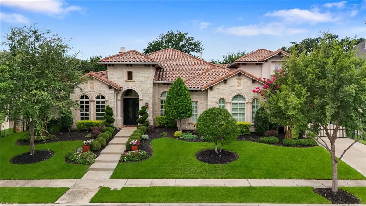 Single Family Residence For Sale in Tarrant County , 516 Cascade Springs Drive, Southlake, Texas 76092, 5 Bedroom, 6 Bathroom, 3 Garage spaces, 4,943 Sqft, built in 2015, mls#21300826, Real Estate Agent in Southlake, Homes For Sale in Tarrant county, Homes For Sale in Southlake, Realtor in Southlake Texas, Real Estate Brokerage Independent Realty Texas, Luminita Cordes Realtor