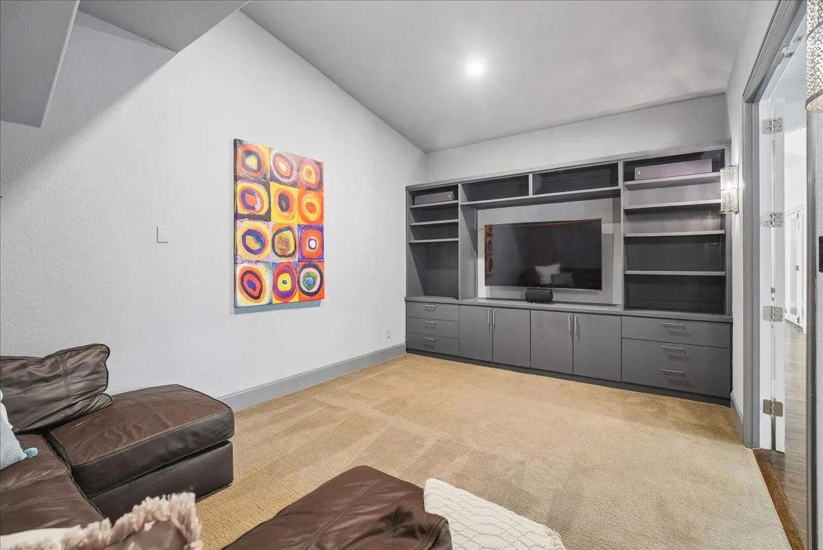 Single Family Residence For Sale in Tarrant County , 516 Cascade Springs Drive, Southlake, Texas 76092, 5 Bedroom, 6 Bathroom, 3 Garage spaces, 4,943 Sqft, built in 2015, mls#21300826, Real Estate Agent in Southlake, Homes For Sale in Tarrant county, Homes For Sale in Southlake, Realtor in Southlake Texas, Real Estate Brokerage Independent Realty Texas, Luminita Cordes Realtor