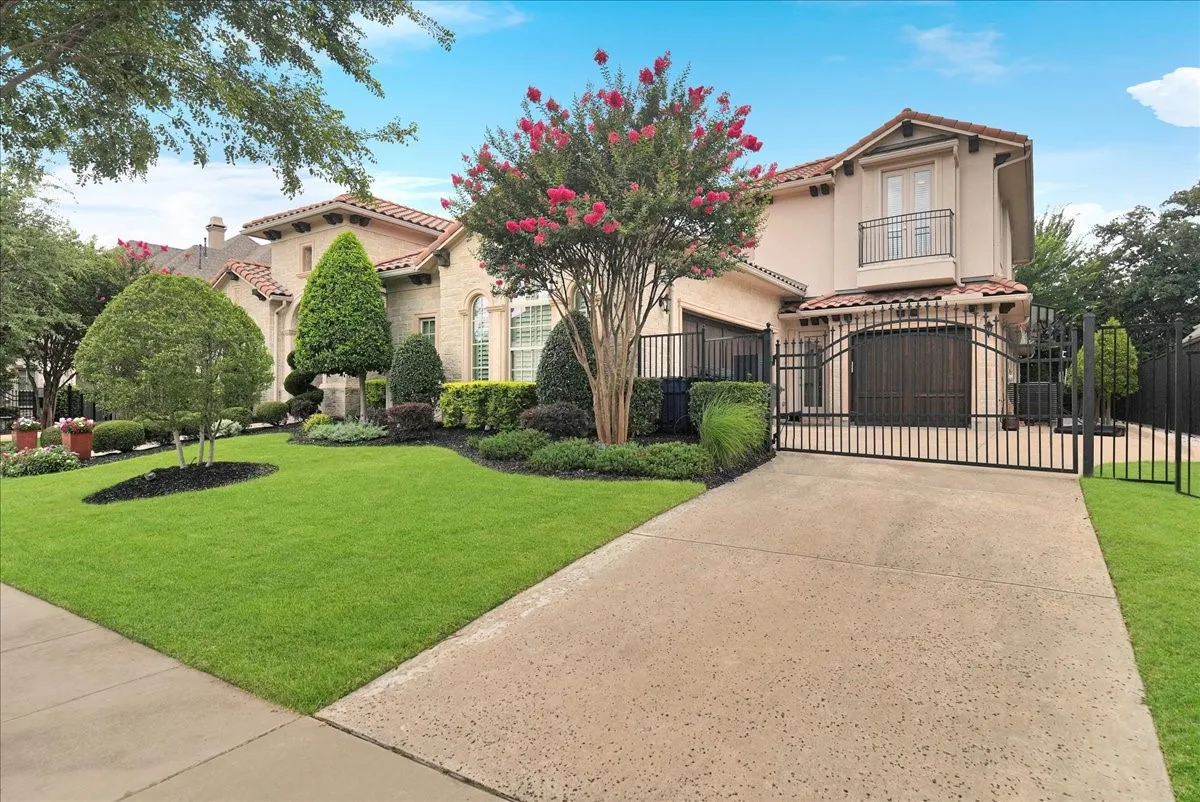 Single Family Residence For Sale in Tarrant County , 516 Cascade Springs Drive, Southlake, Texas 76092, 5 Bedroom, 6 Bathroom, 3 Garage spaces, 4,943 Sqft, built in 2015, mls#21300826, Real Estate Agent in Southlake, Homes For Sale in Tarrant county, Homes For Sale in Southlake, Realtor in Southlake Texas, Real Estate Brokerage Independent Realty Texas, Luminita Cordes Realtor